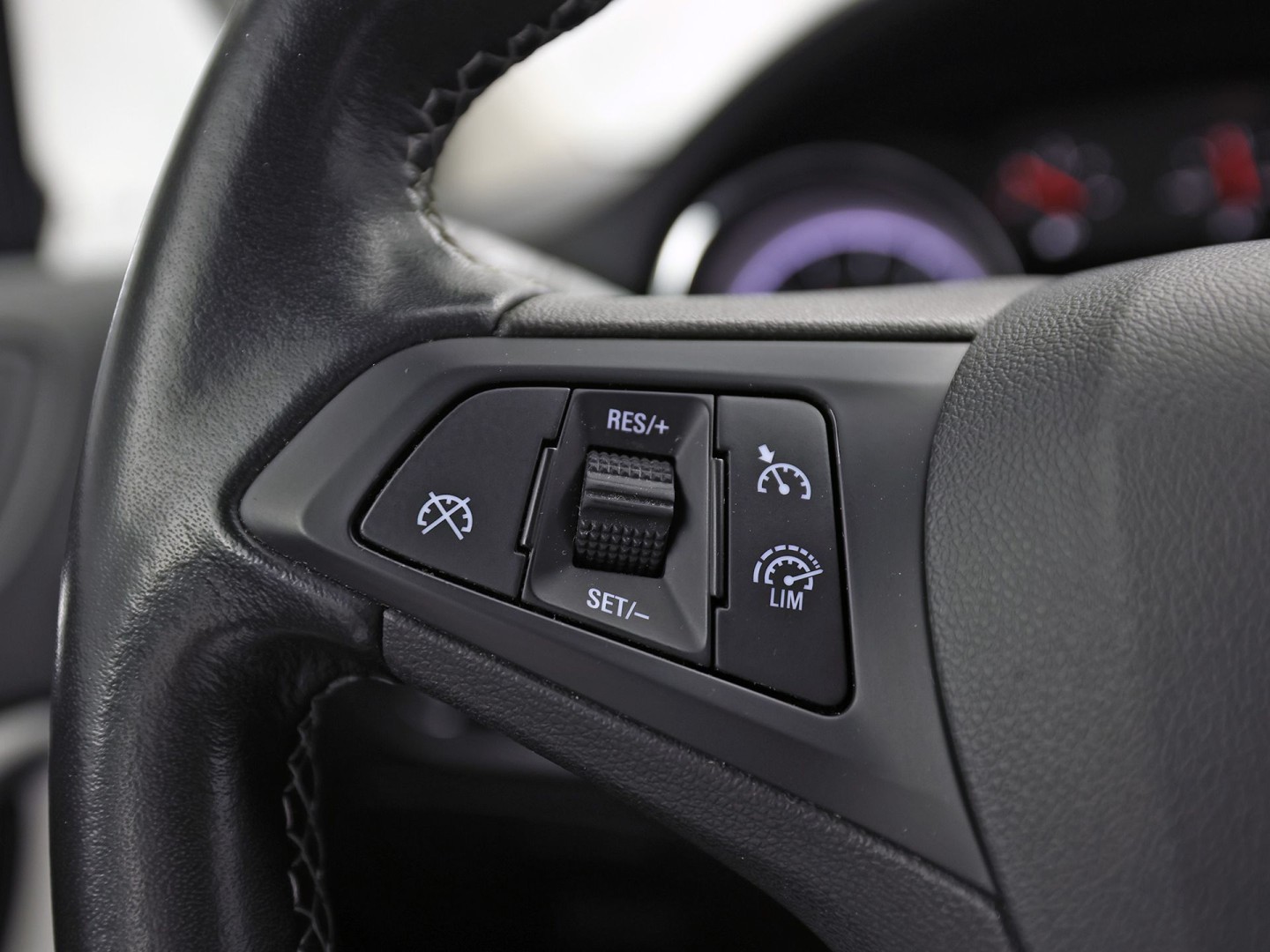 Opel Astra Sports Tourer 1.2 Sport (APPLE CARPLAY, NAVIGATIE, CRUISE, TREKHAAK, SPORTSTOELEN, PARKEERSENSOREN, NIEUWSTAAT)