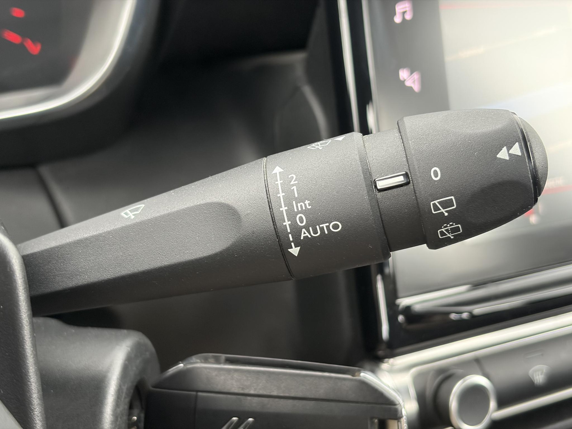 Citroen C3 Aircross 1.2 PureTech Feel ✓1e Eigenaar✓Nieuwe D-riem✓Draadloze telefoonlader✓Carplay✓Navi✓Clima✓Cruise ✓Pdc✓Lm velgen✓Net beurt gehad✓Rijstrooksensor✓N.A.P✓Apk tot 09-2027