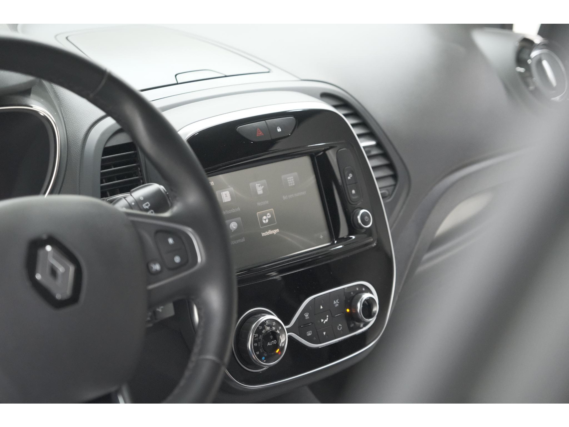 Renault Captur TCe 130 Intens | Camera | Navigatie | Parkeersensoren | Climate Control