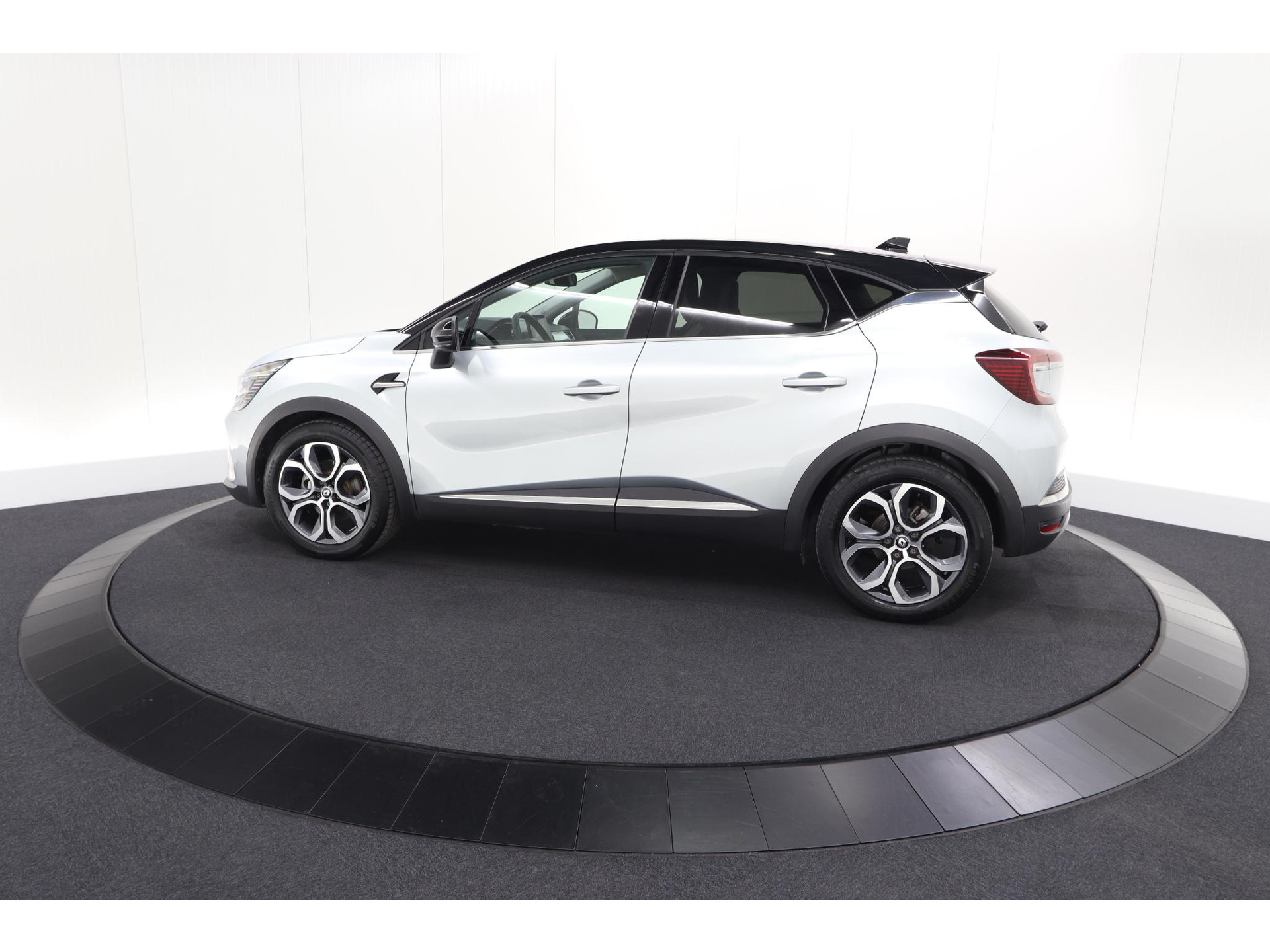 Renault Captur 1.6 E-Tech full hybrid 145 techno | Pack Full Screen | Camera | Navigatie | Parkeersensoren