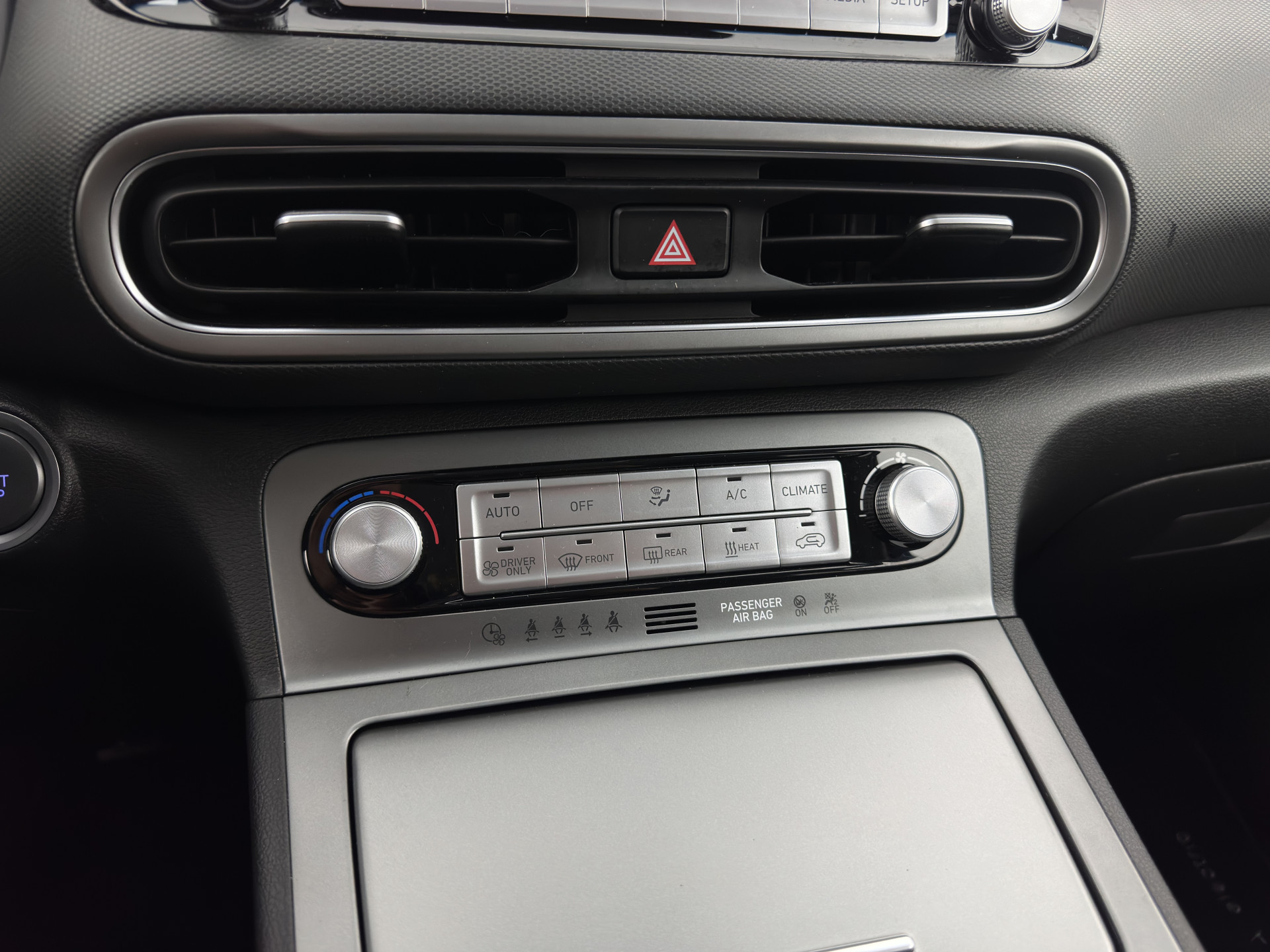 Hyundai Kona EV Fashion 39 kWh [ 3-Fase ] {SOH-100%} (INCL-BTW) Aut.*HEATPUMP | HEAD-UP | NAVI-FULLMAP | DIGI-COCKPIT | FULL-LED | KRELL-AUDIO | LANE-ASSIST | KEYLESS | CAMERA | SHIFT-PADDLES | DAB | ADAPTIVE-CRUISE | COMFORT-SEATS | 17"ALU*