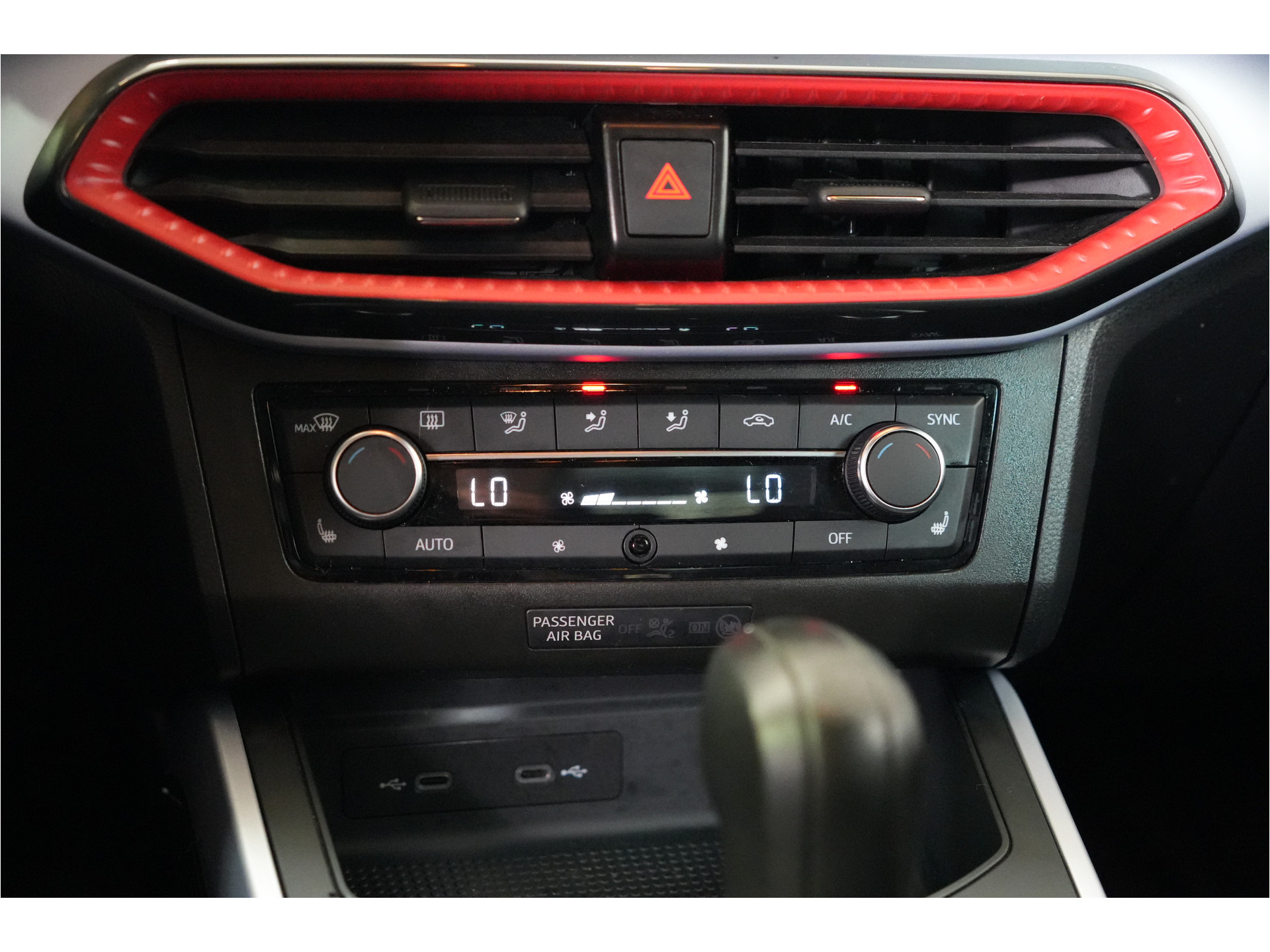 SEAT Arona 1.5 TSI EVO FR Business Intense | 150 pk | Camera | Stl. verw. | Adaptive Cruise |