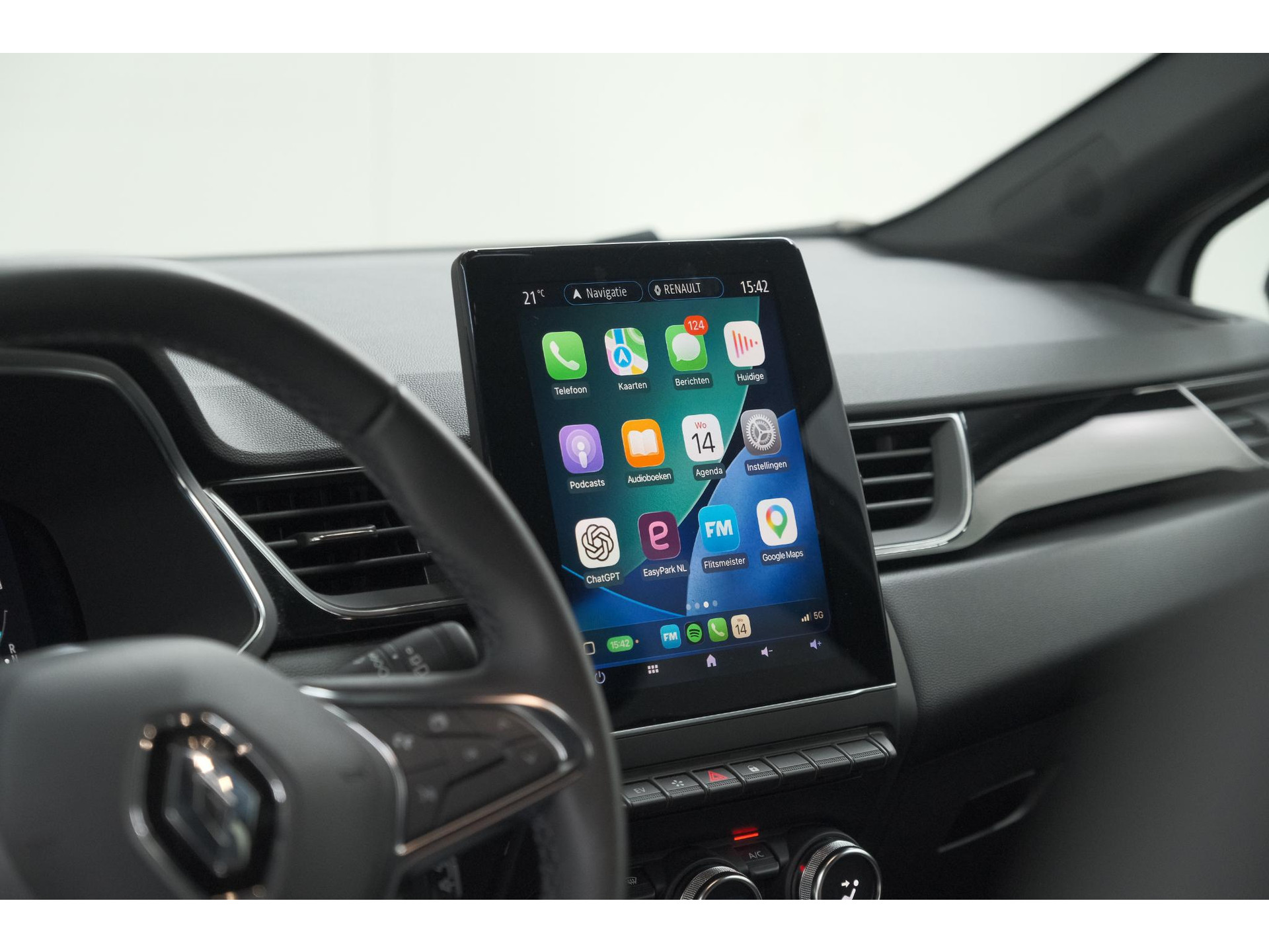 Renault Captur 1.6 E-Tech hybrid 145 SL Rive Gauche | Trekhaak | Camera | Apple Carplay | 9.3 Inch Grootscherm