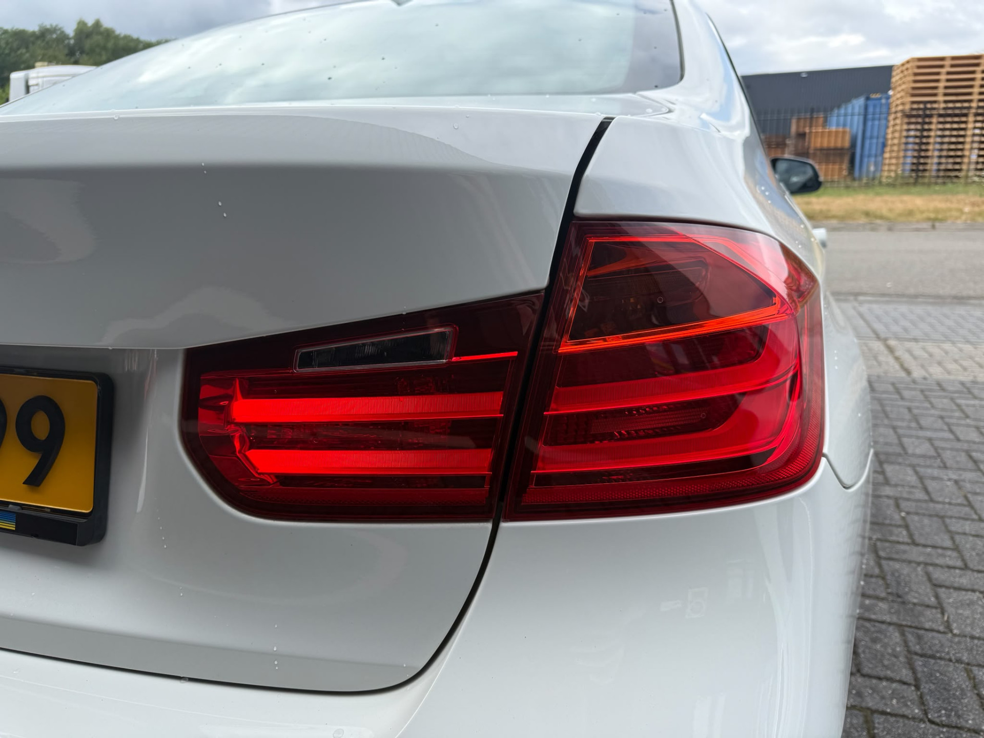 BMW 3-serie 316i M Sport Edition | NIEUWE APK | 3/6 of 12 MND GARANTIE | SCHUIF DAK | NAVI |