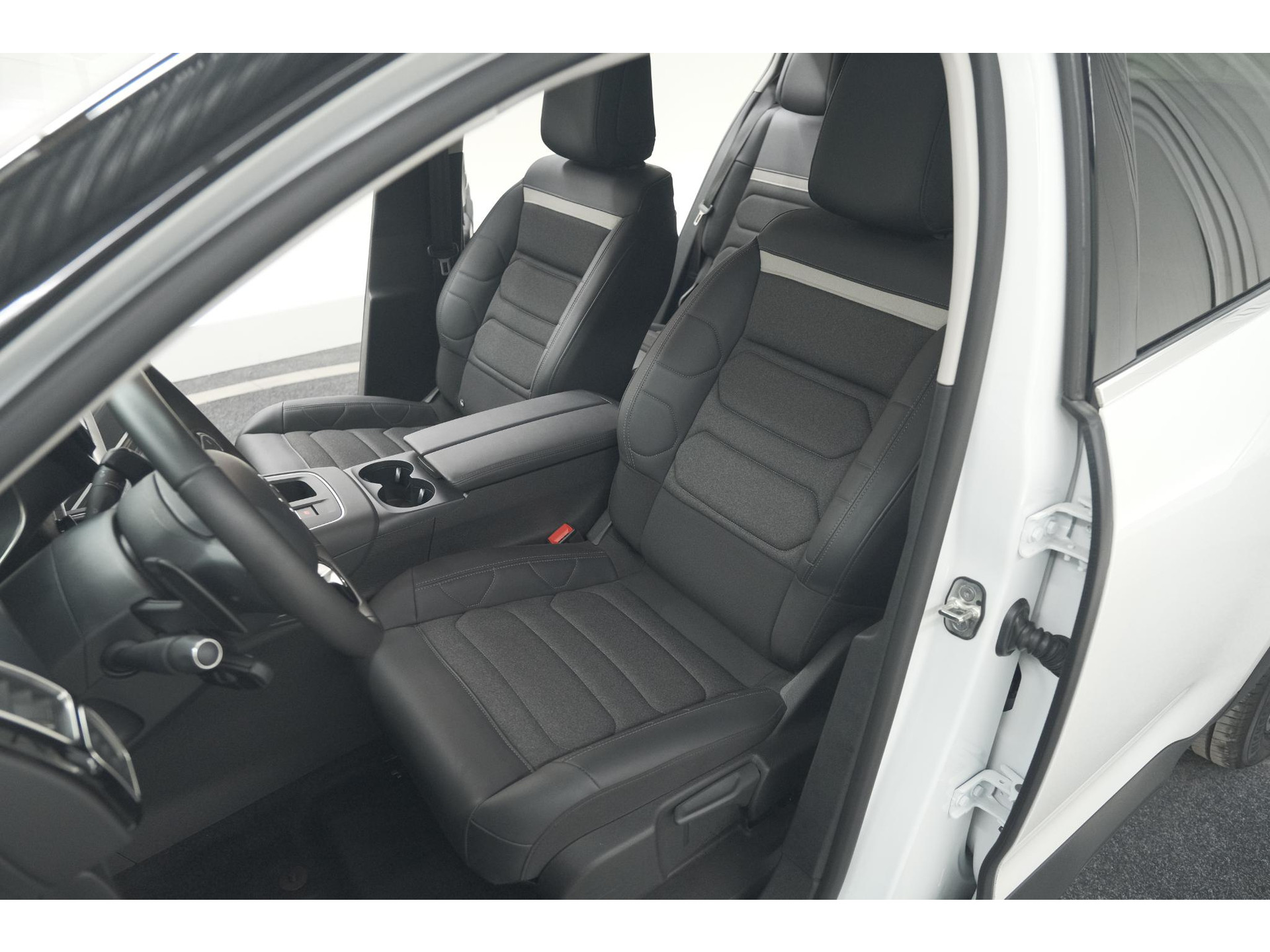 Citroen C5 Aircross Hybrid 136 e-DCS7 Plus | Camera | Navigatie | Parkeersensoren | Apple Carplay