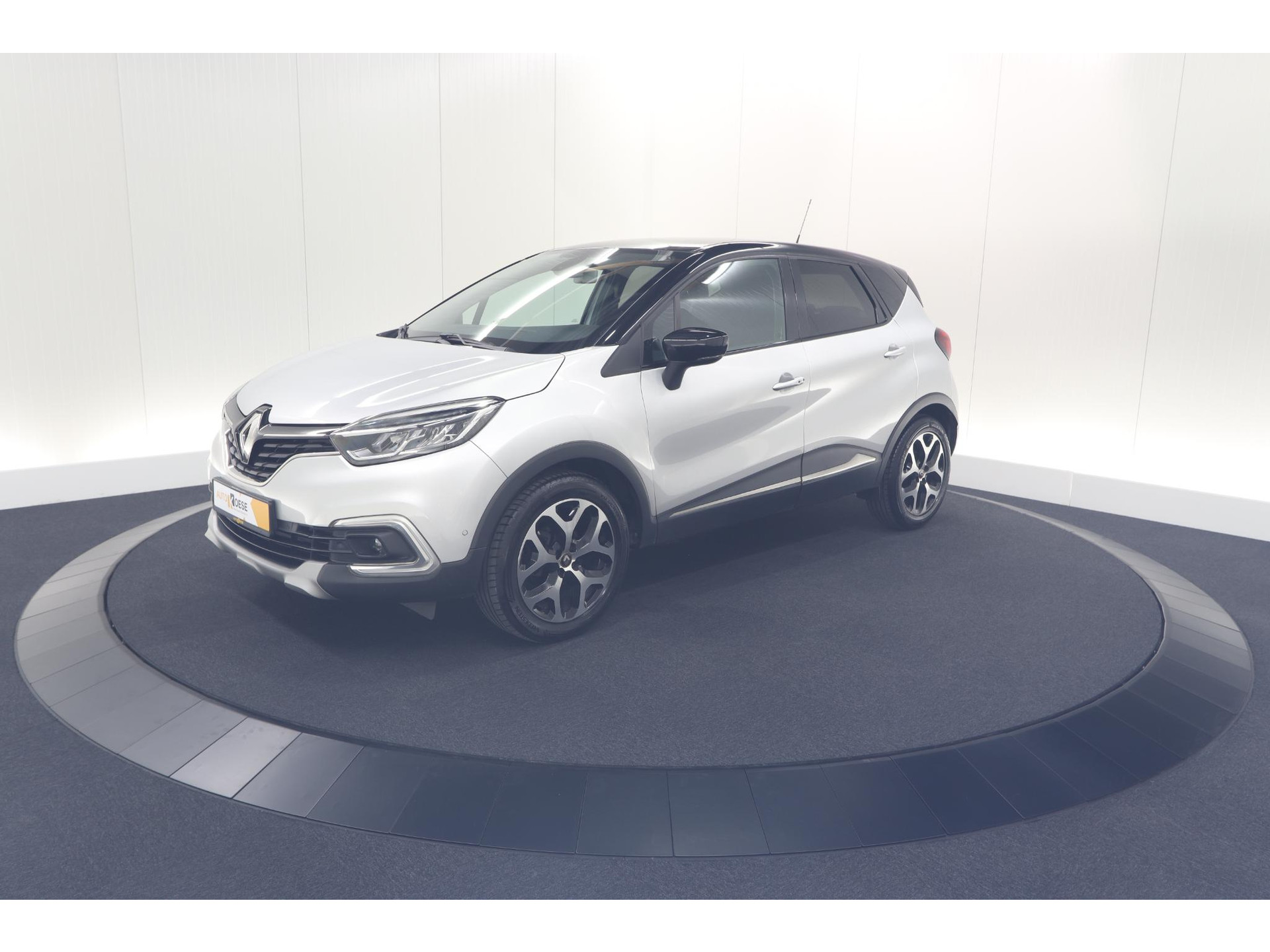 Renault Captur TCe 90 Intens | Camera | Dodehoekdetectie | Navigatie | Parkeersensoren