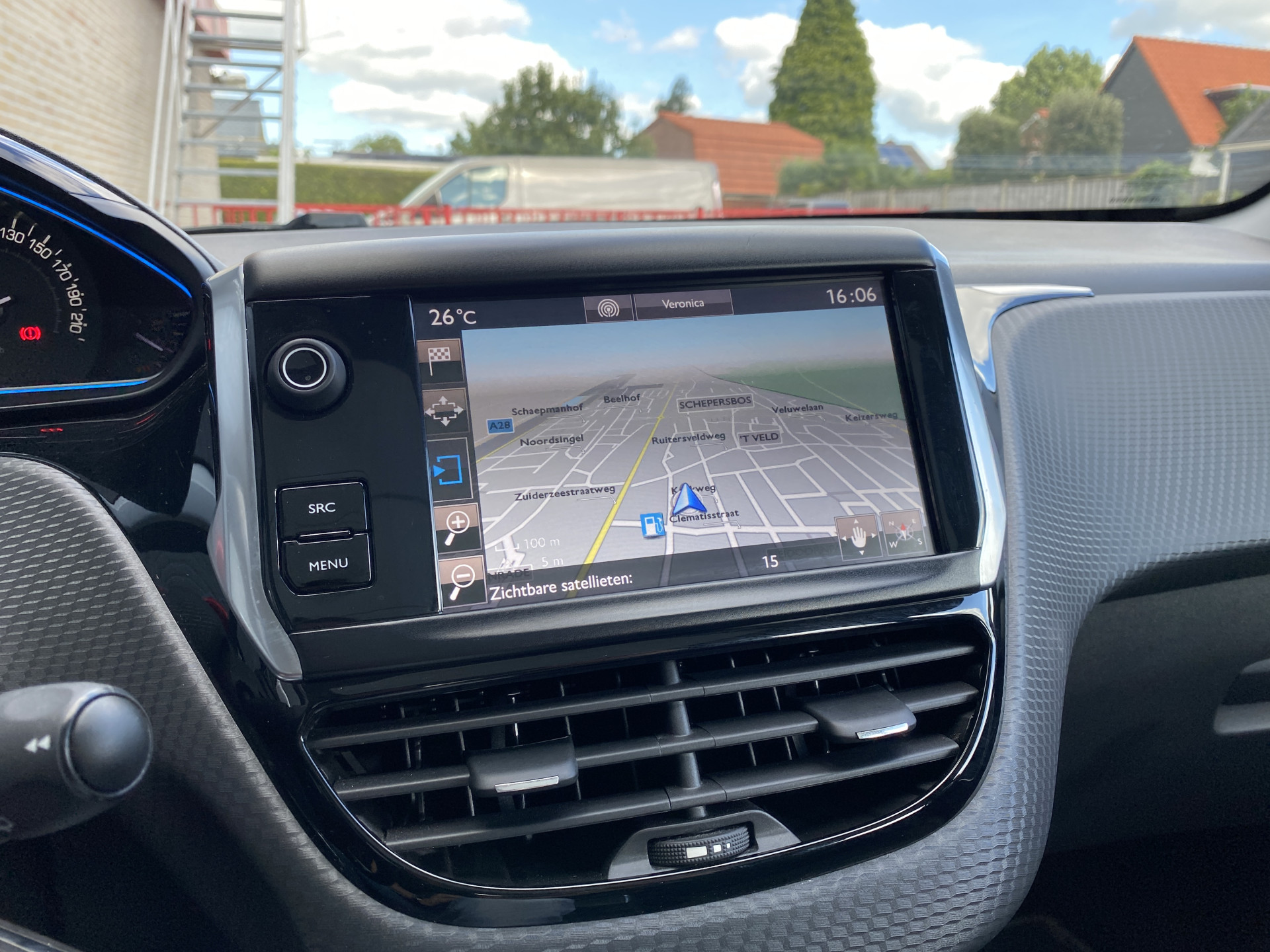 Peugeot 2008 1.2 PureTech Allure AUT. | dealer onderh. | panoramadak | trekhaak | navigatie | cruise control | all season banden