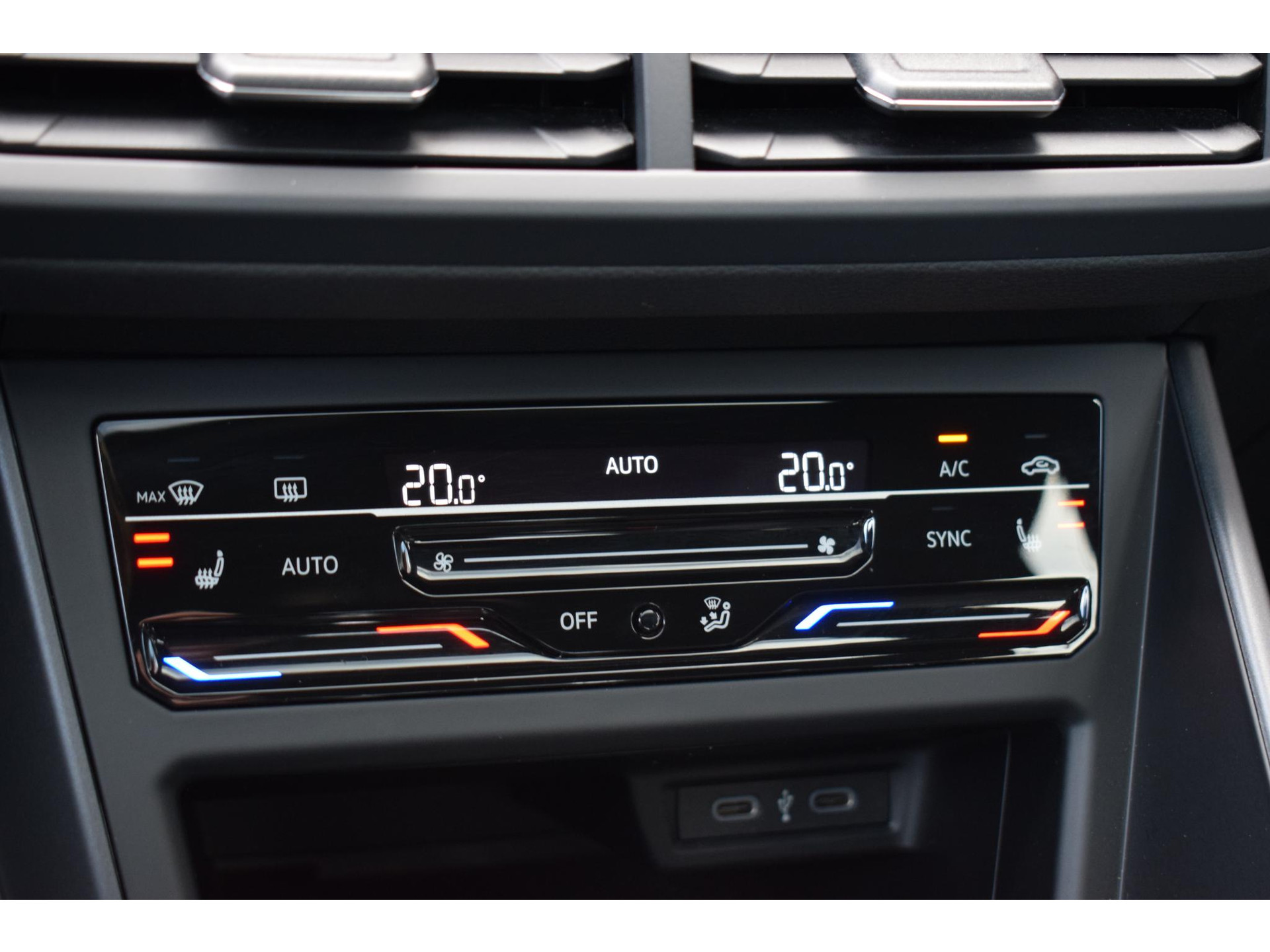 Volkswagen Polo 1.0 TSI R-Line Business | Pano | IQ | Beats | Stoelverwarming