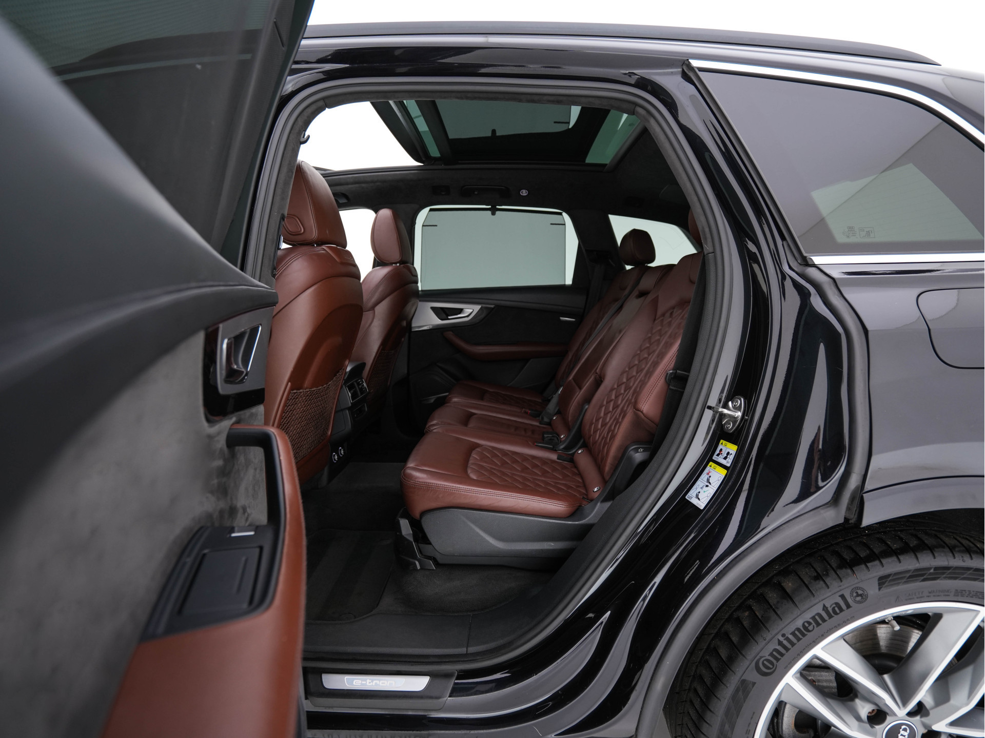 Audi Q7 3.0 TDI e-tron Quattro Sport (Plug-In) Aut. *PANO | LEATHER | ADAPTIVE-CRUISE | MATRIX-LED | BOSE-AUDIO | BLINDSPOT | MEMORY-PACK | DIGI-COCKPIT | HEATED-SPORTSEATS | NAVI-FULLMAP | CAMERA | HEAD-UP | SHIFTPADDLES | TOWBAR | 21"*