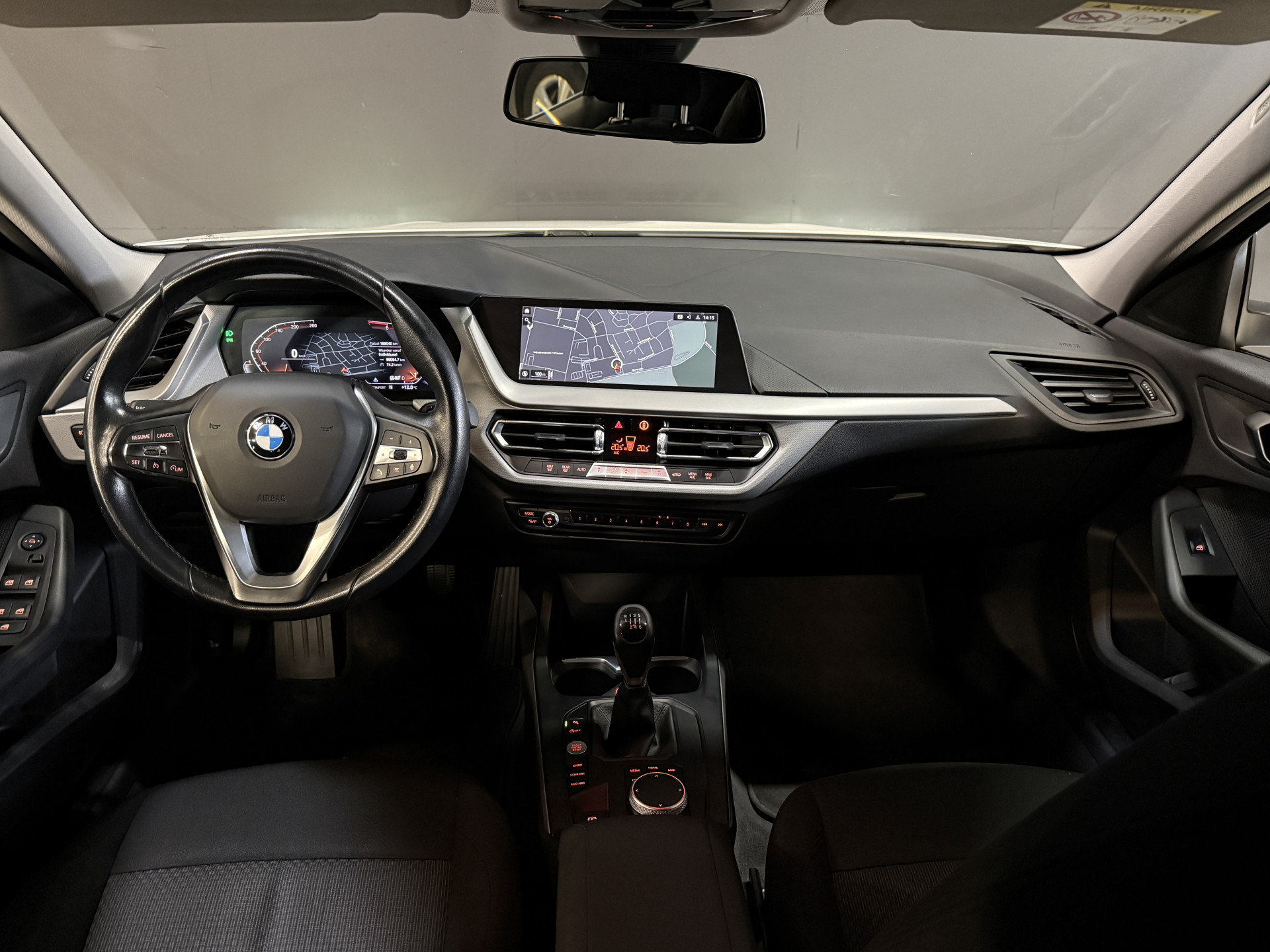 BMW 1-serie 116i Business Edition | Zwarte grill | Apple Carplay | DAB+ | PDC V+A