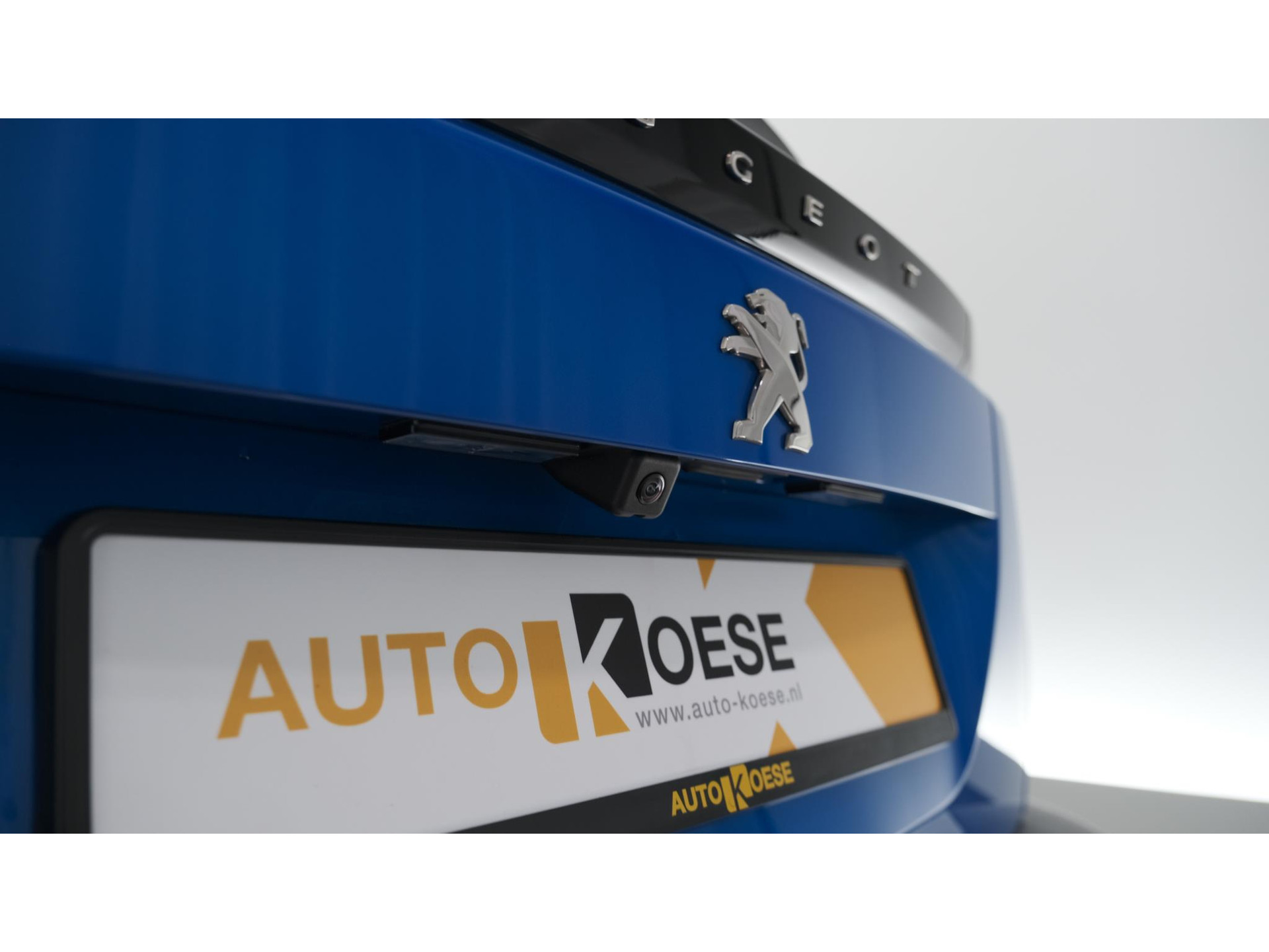 Peugeot 2008 PureTech 130 Allure | Trekhaak | Camera | Apple Carplay | Stoelverwarming | Parkeersensoren