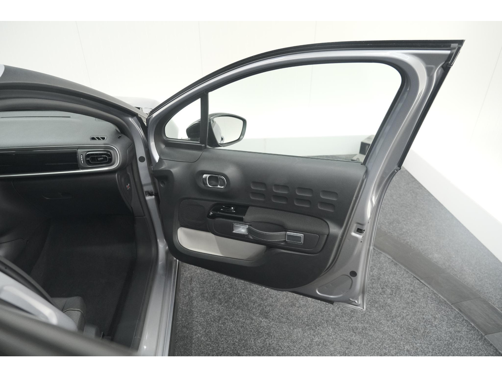 Citroen C3 PureTech 110 EAT6 Max | Camera | Parkeersensoren | Navigatie | Apple Carplay