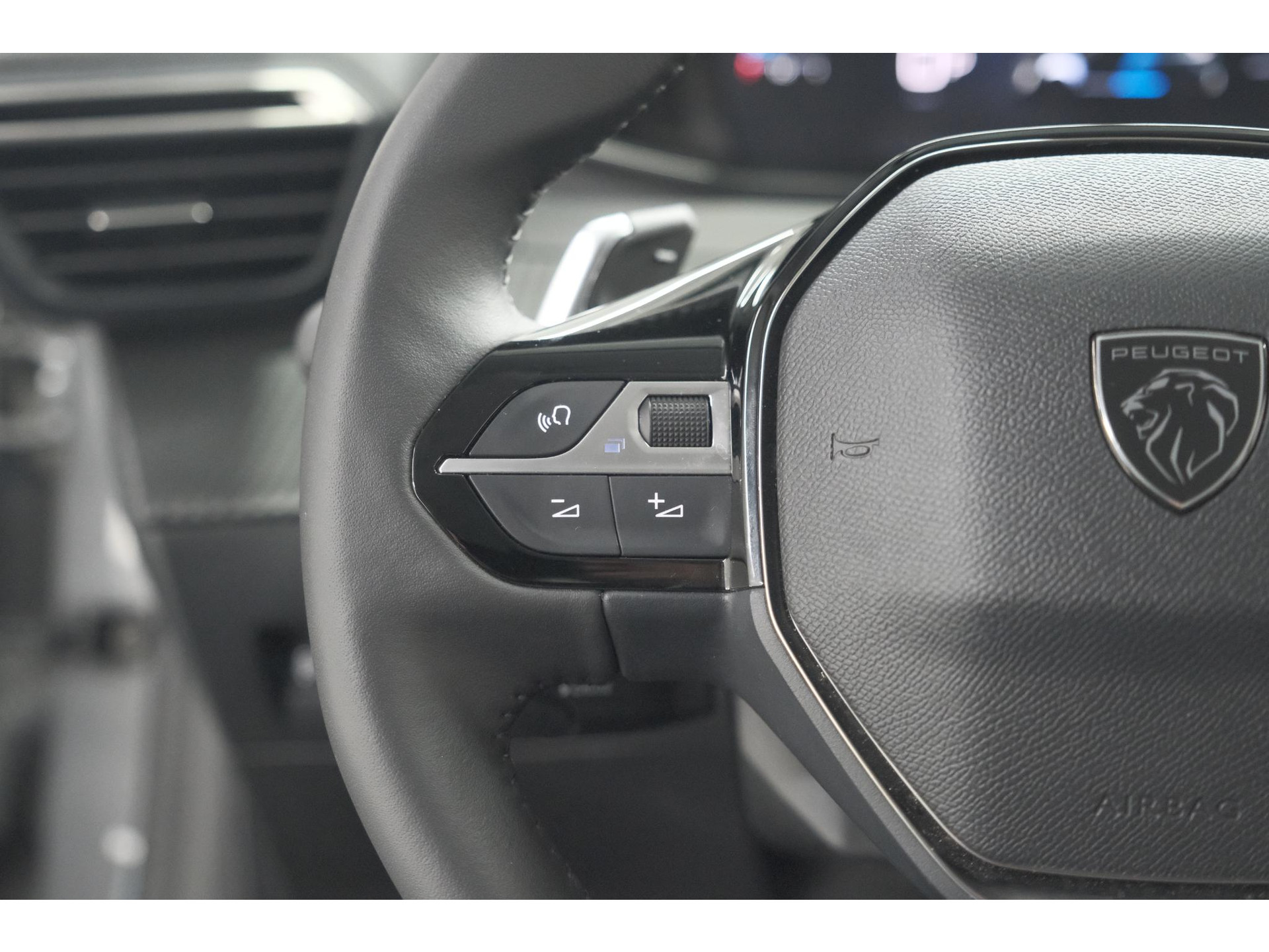 Peugeot 208 Hybrid 110 e-DCS6 Allure | Stoelverwarming | Apple Carplay | Parkeersensoren