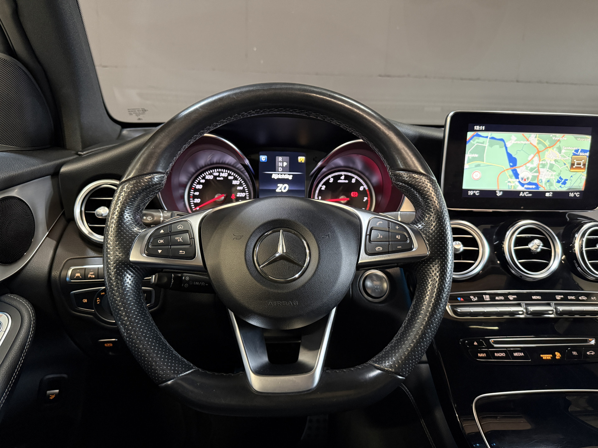 Mercedes-Benz GLC-klasse 250 4MATIC AMG Line Premium | Panoramadak | Stoelverwarming | Camera