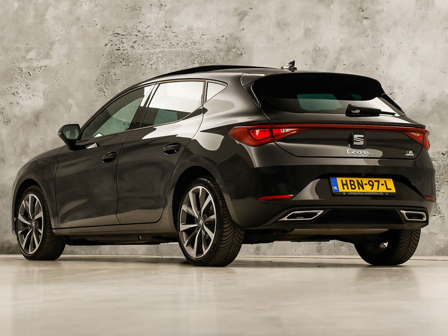 SEAT Leon 1.4 TSI eHybrid PHEV FR 204Pk Automaat (PANORAMADAK, SOH 97,5%, APPLE CARPLAY, MEMORY SEAT, LEDER/ALCANTARA, CAMERA, GETINT GLAS, KEYLESS, ADAPTIVE CRUISE, ZWART HEMEL, NIEUWSTAAT)