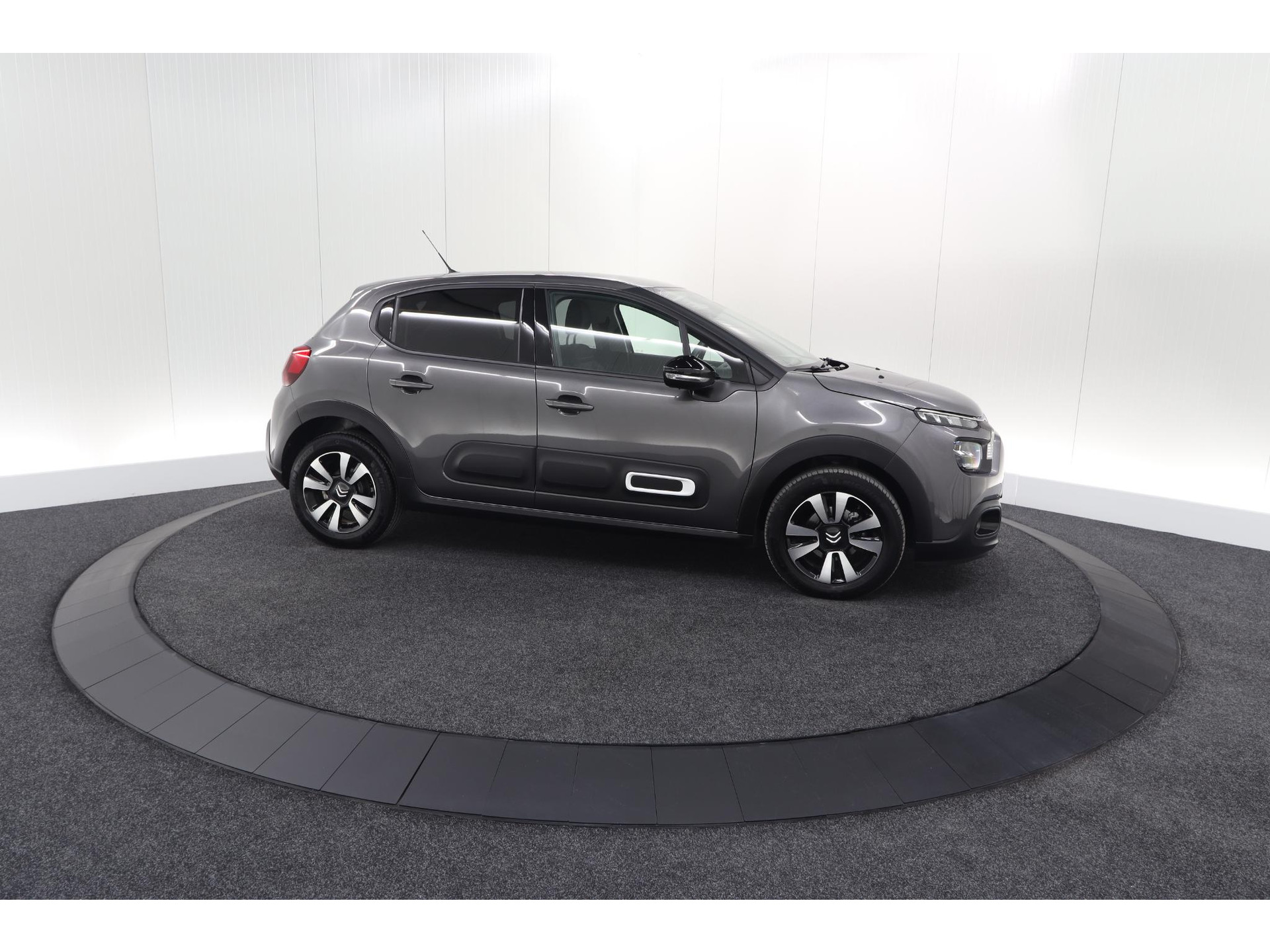 Citroen C3 PureTech 110 EAT6 Max | Apple Carplay | Parkeersensoren | Climate Control | 16 Inch Lichtmetalen Velgen