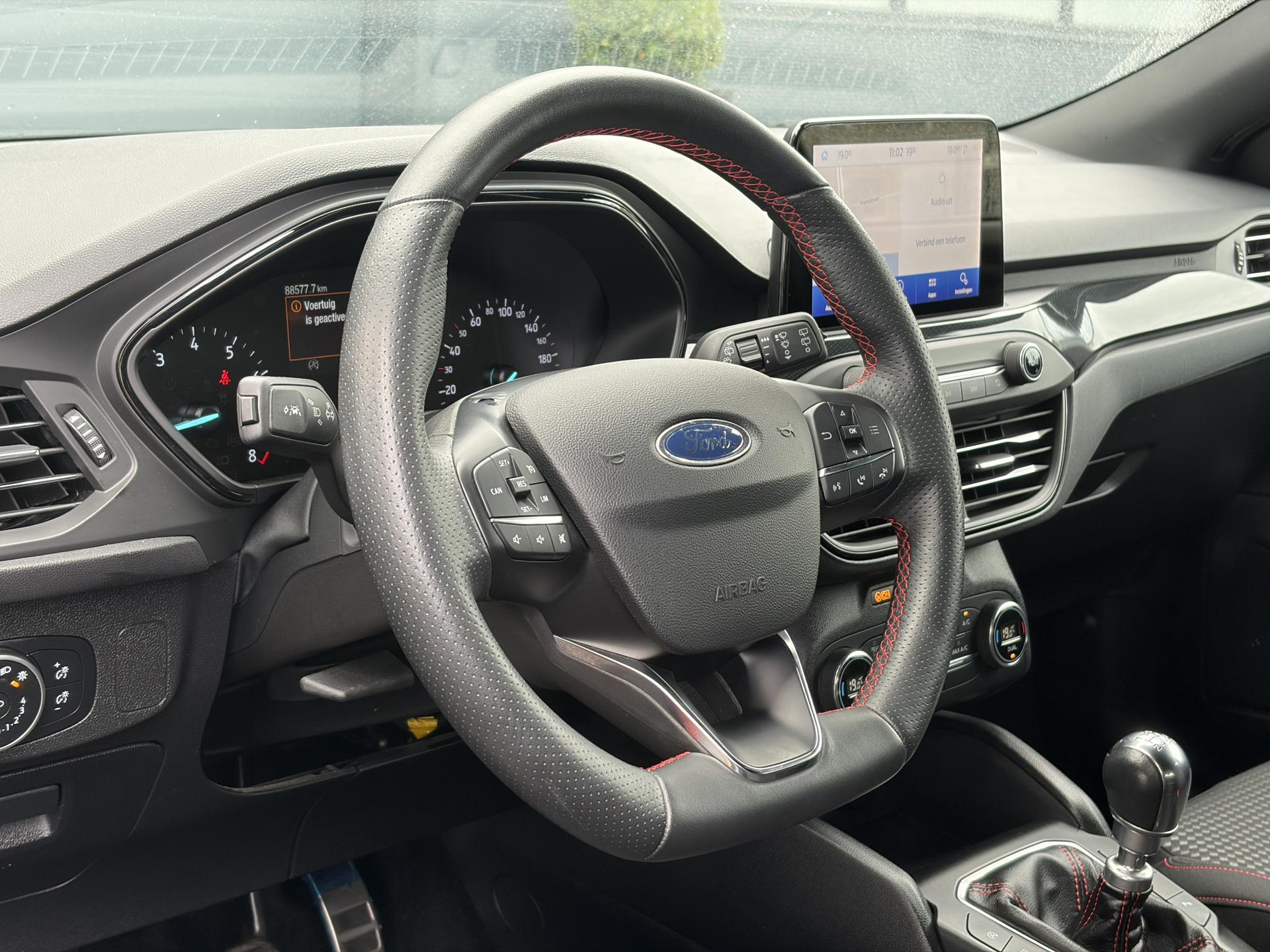 Ford Focus 1.0 EcoBoost ST Line Business 2e Eigenaar l Navi l Clima l Cruise l 125pk l Keyless l Pdc V+A l 18 '' Lmv  l N.A.P l Apk tot 02-2028