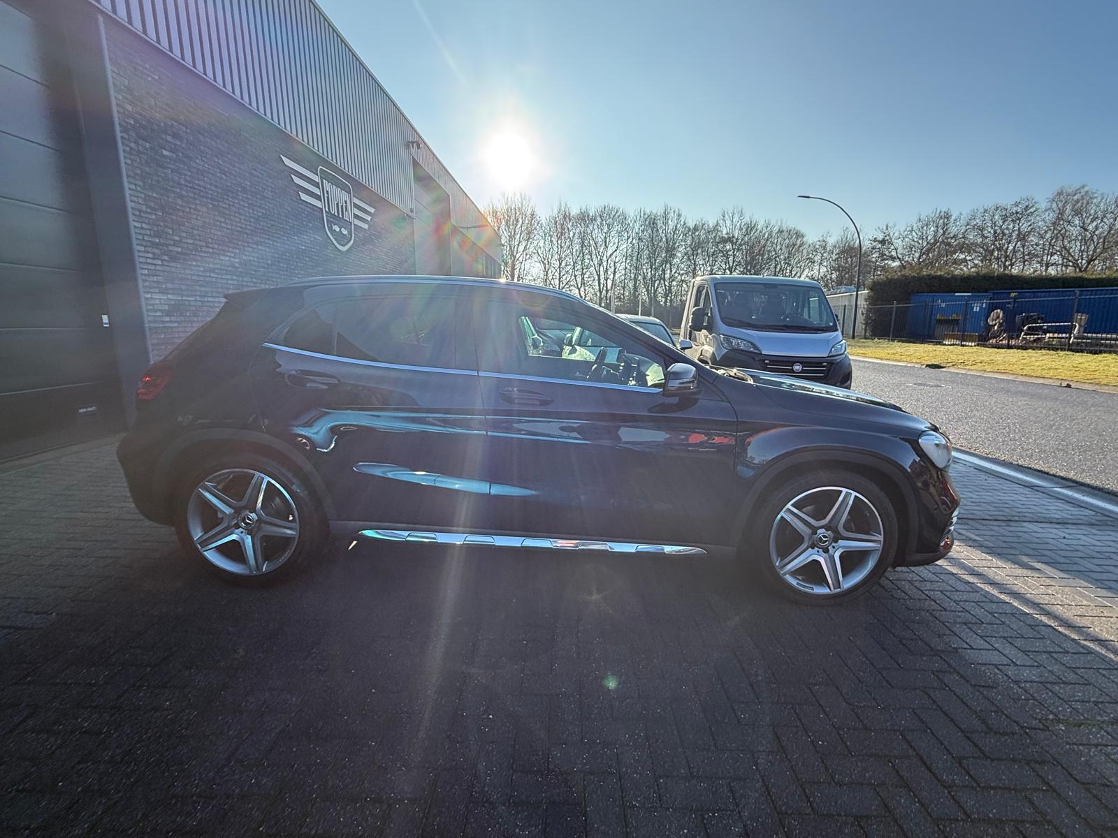 Mercedes-Benz GLA-klasse 180 Business Solution AMG | 2E EIGENAAR | 3/6/12MND GARANTIE | LED | CARPLAY | CRUISE | AUTOMAAT | STOELVERWARMING |