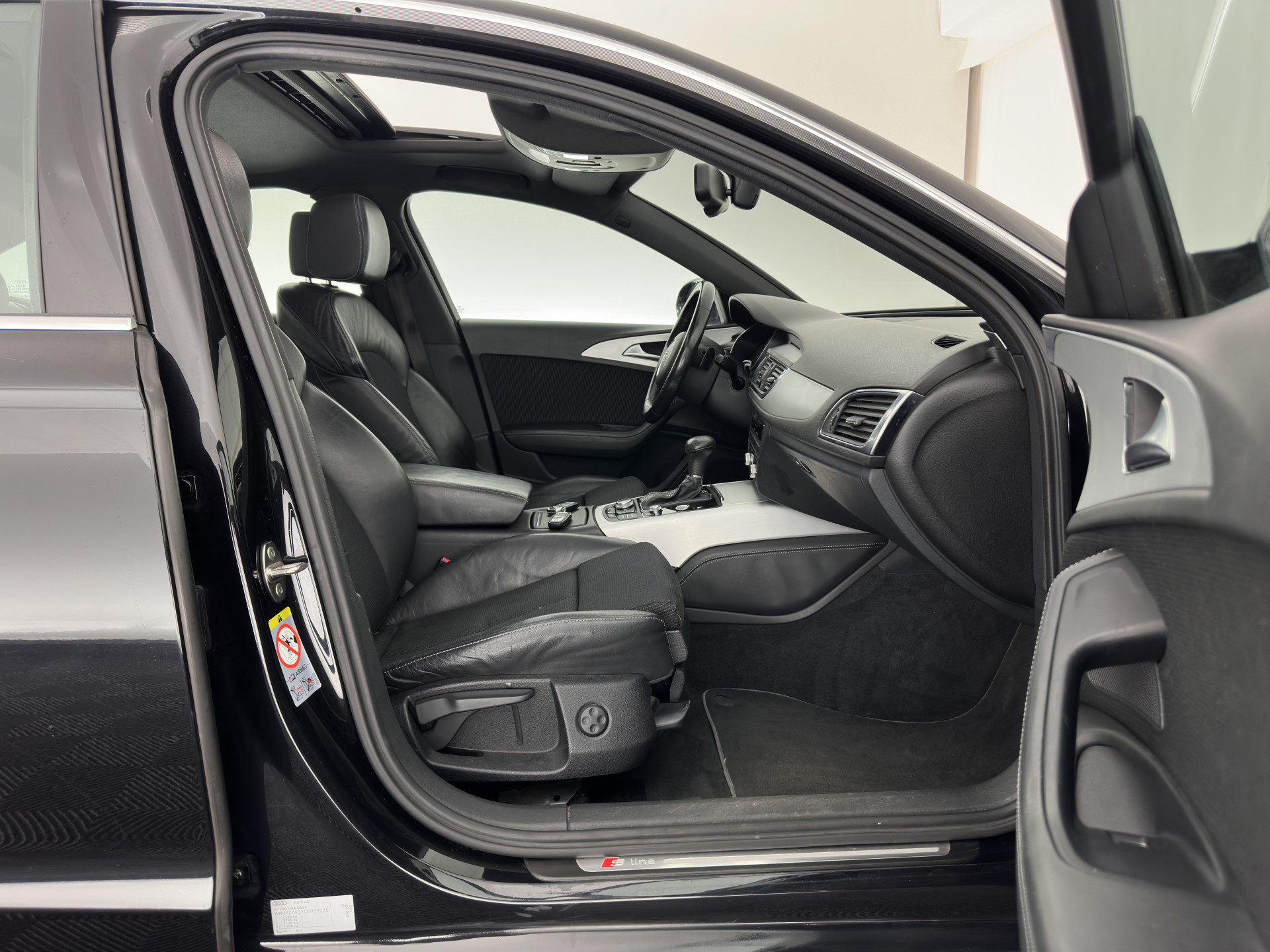 Audi A6 Limousine 2.0 TFSI S-Line Sportpack Pro Line Aut. *PANO | LEATHER-FABRIC | XENON | NAVI-FULLMAP | KEYLESS | SPORT-SEATS | ECC | PDC | CRUISE | TOWBAR | 19''ALU*