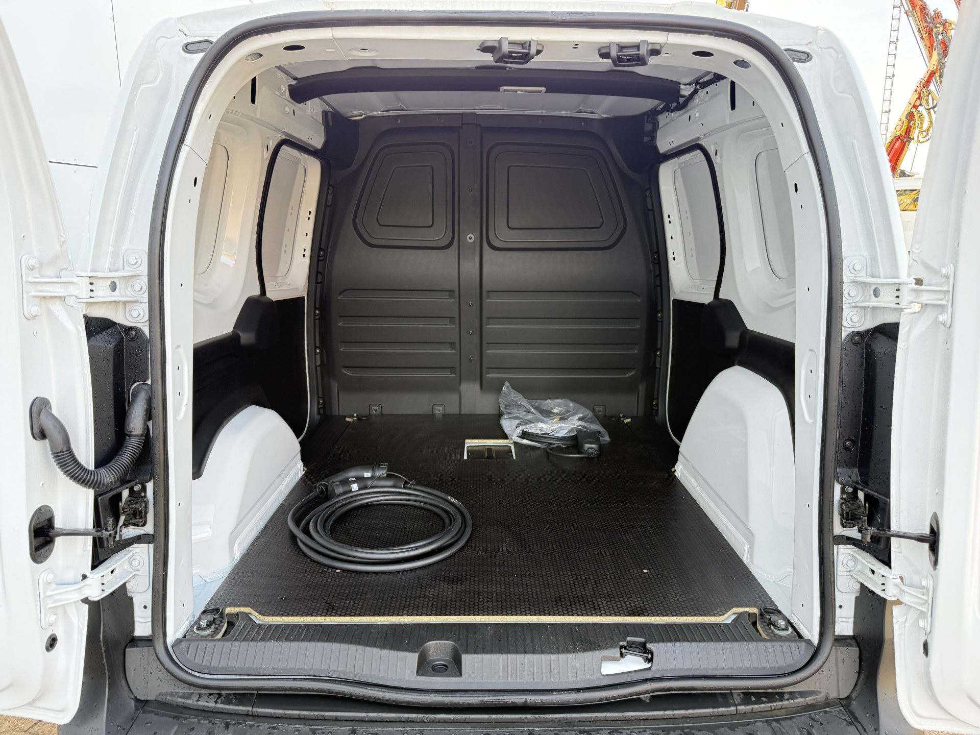 Renault Kangoo e-Tech 45kWh 122PK Nieuw! Elektrisch 300km WLTP Dubbele Schuifdeur LED Airco Carplay Cruise Control Camera Parkeersensoren v+a