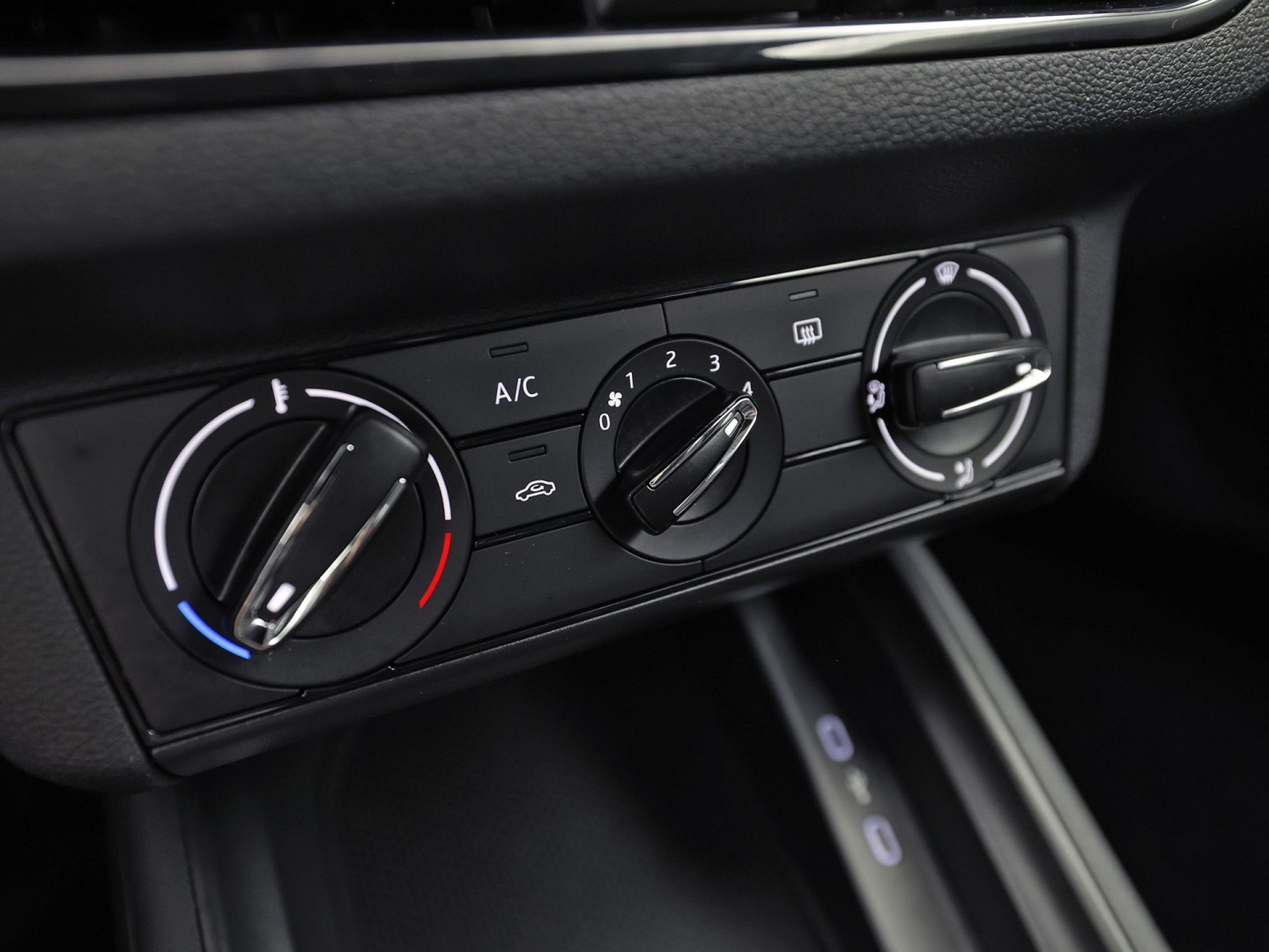 Škoda Scala 1.0 TSI Sport (CRUISE, GETINT GLAS, SPORTSTOELEN, LED KOPLAMPEN, ELEK PAKKET, NIEUWE APK, NIEUWSTAAT)