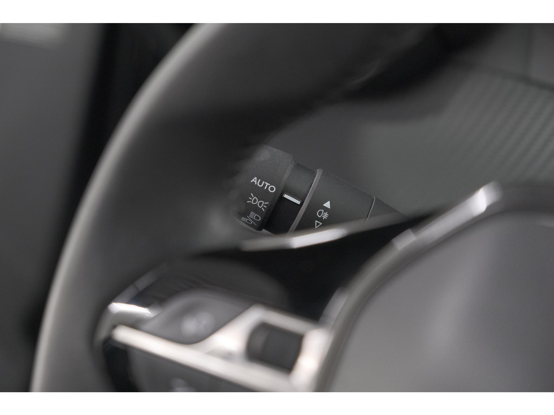 Peugeot 2008 PureTech Allure Pack | Navigatie | Parkeersensoren | Apple Carplay