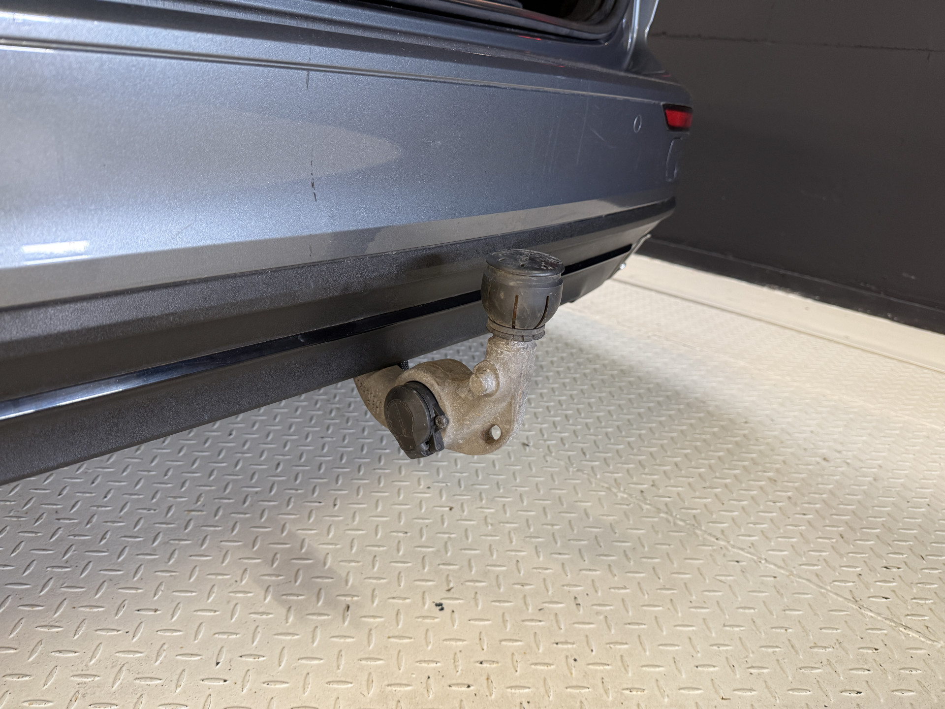 Volvo V60 2.0 B4 Business Pro | R-Design | Stoel/Stuurverwarming | Camera | Navi | Panoramadak