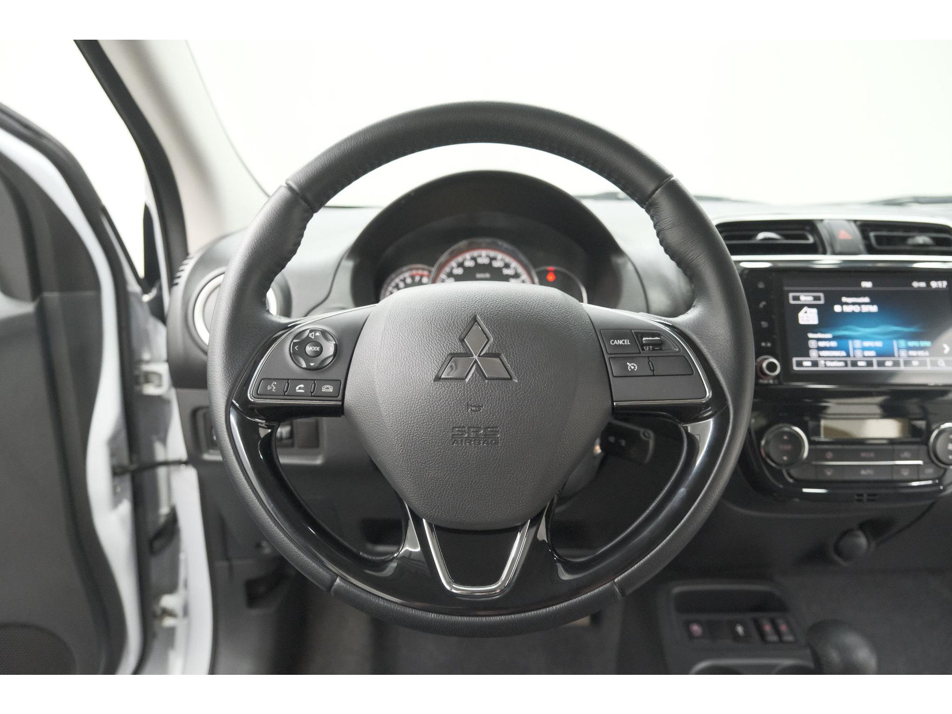 Mitsubishi Space Star 1.2 Intense | AUTOMAAT! | Apple Carplay | Allseason Banden | Climate Control