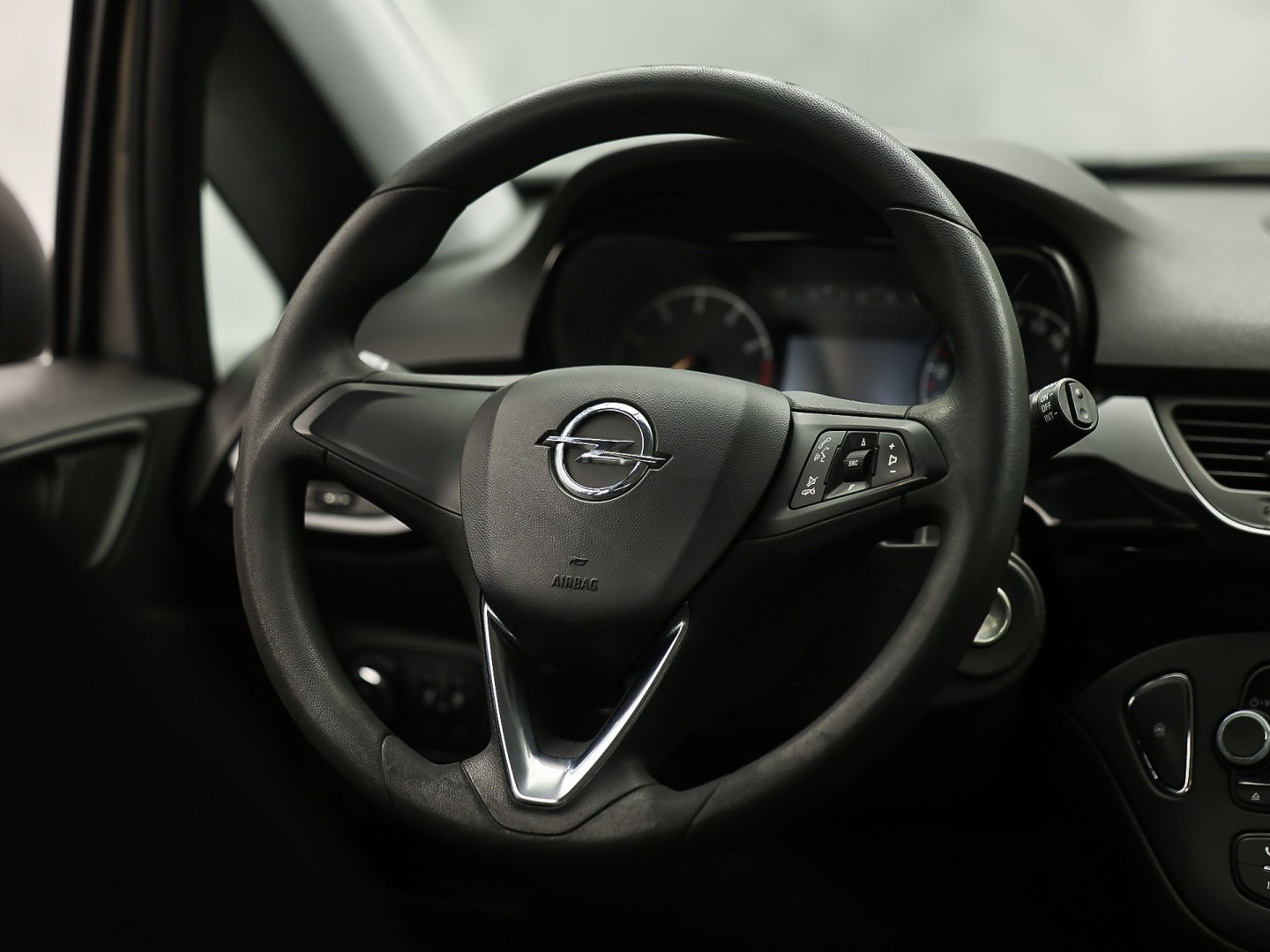 Opel Corsa 1.4 Color Edition (5 DEURS, AIRCO, SPORTSTOELEN, CRUISE, ELEK RAMEN, NIEUWE APK, NIEUWSTAAT)