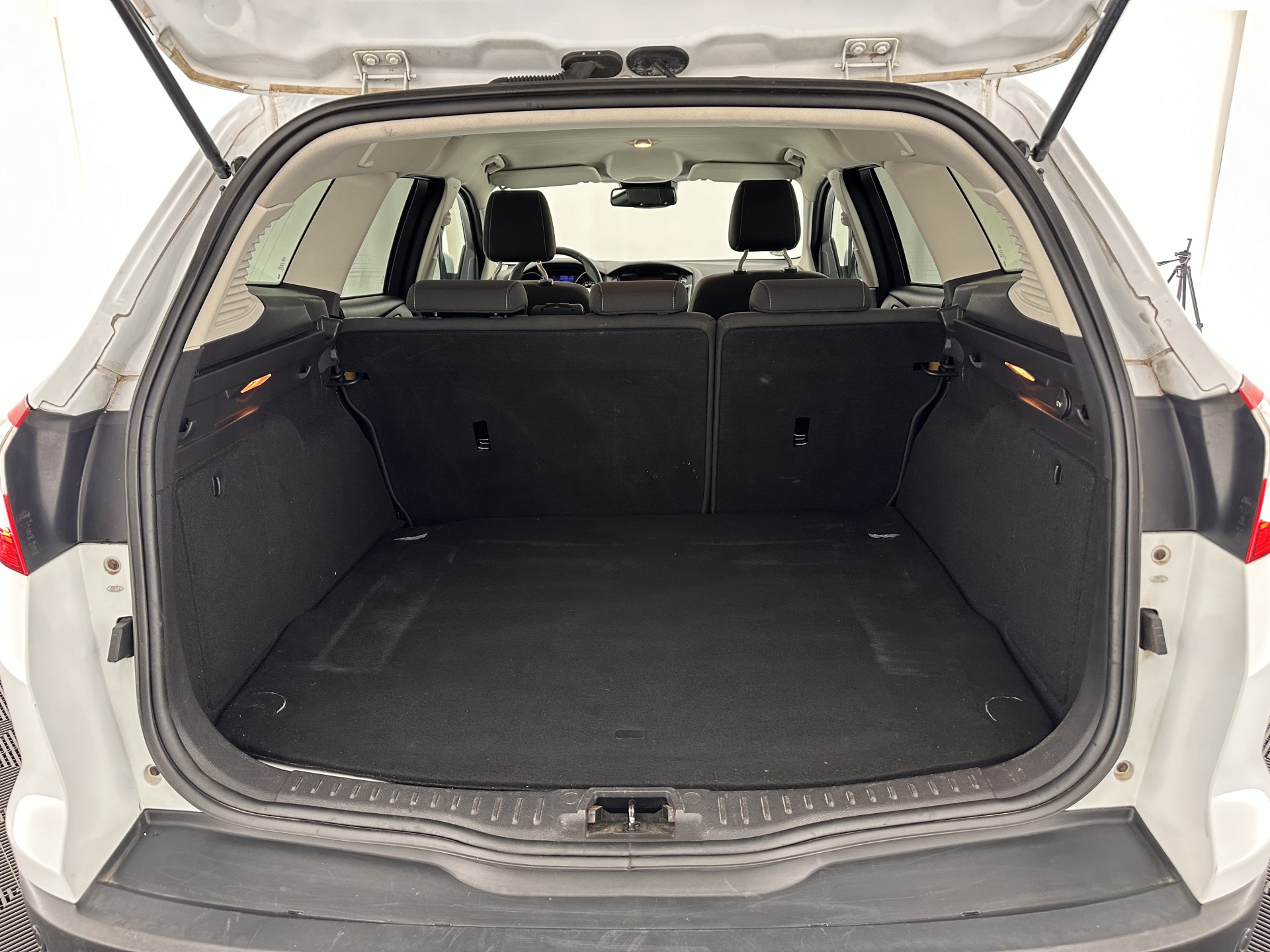 Ford Focus Wagon 1.0 EcoBoost Titanium MOTOR DEFECT !!!*NAVI-FULLMAP | COMFORT-SEATS | ECC | PDC | CRUISE | PARKPILOT | HEATED-SEATS | 16''ALU*