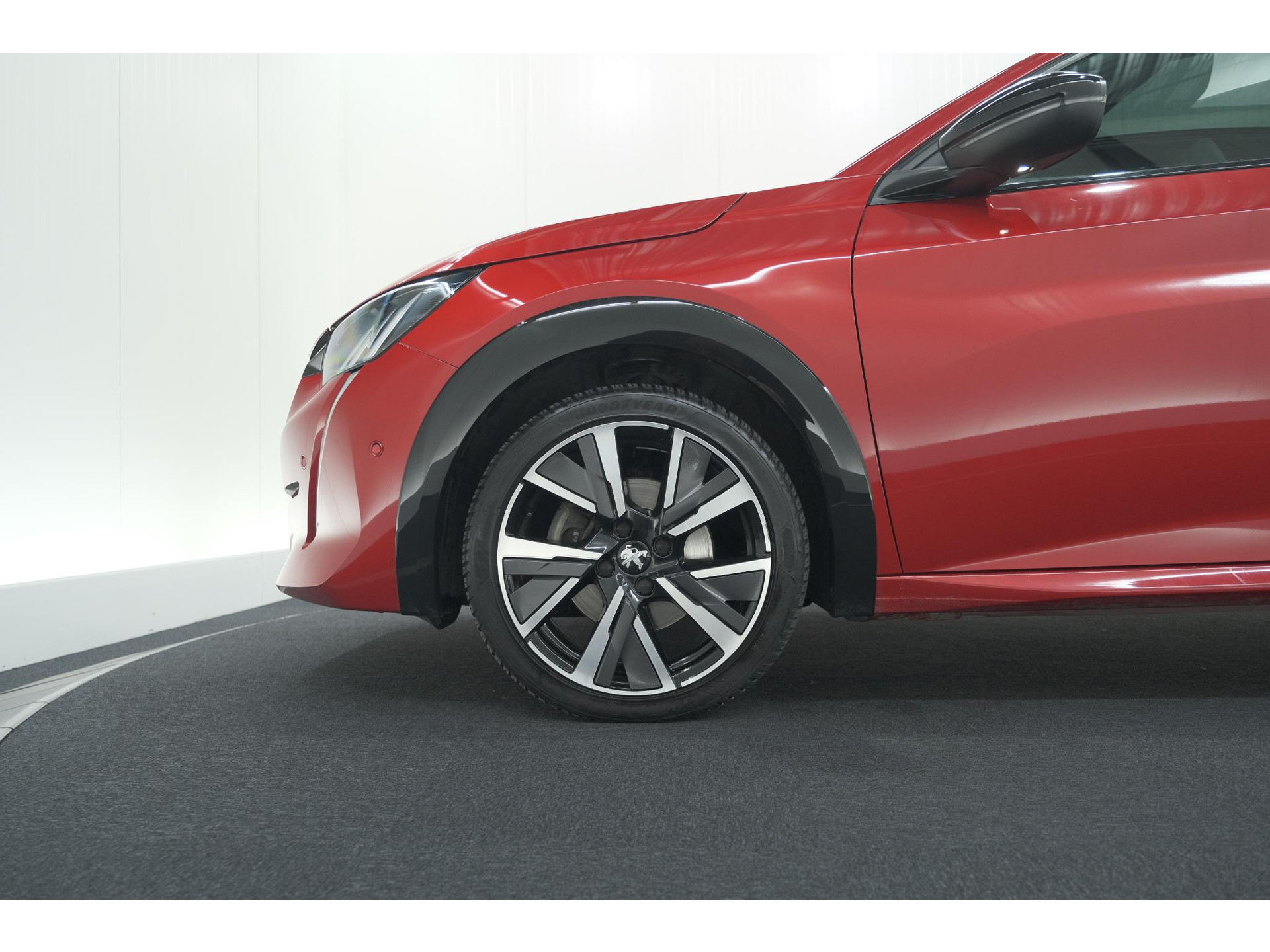 Peugeot 208 PureTech 130 EAT8 GT | Panoramadak | Camera | Apple Carplay | Stoelverwarming