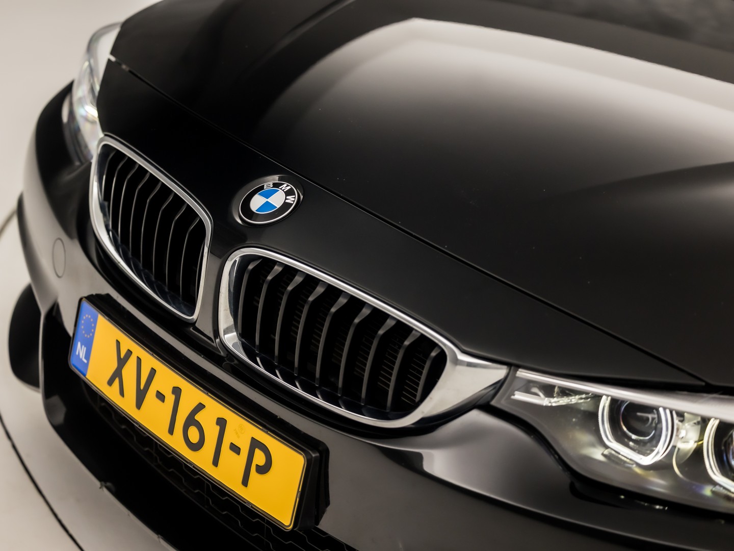 BMW 4-serie Gran Coupé 418i M Sport Automaat (SCHUIFDAK, M PAKKET, GROOT NAVI, HARMAN/KARDON, STOELVERWARMING, GETINT GLAS, SPORTSTOELEN, PARKEERSENSOREN, NIEUWE APK, NIEUWSTAAT)
