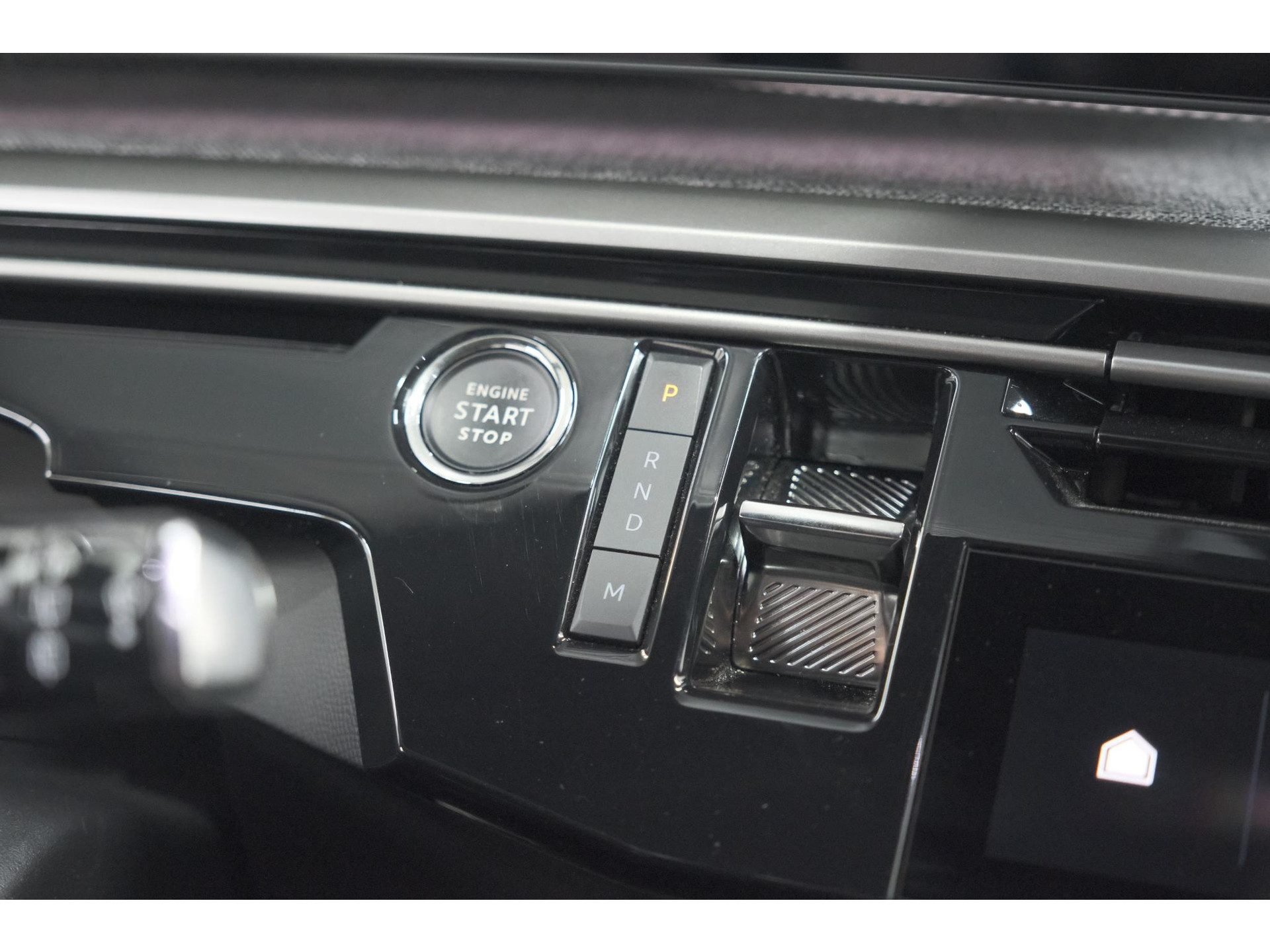 Peugeot 5008 1.2 Hybrid 136 GT 7p | Adaptieve Cruise Control | Camera | Elektrische Kofferklep | Stoelverwarming