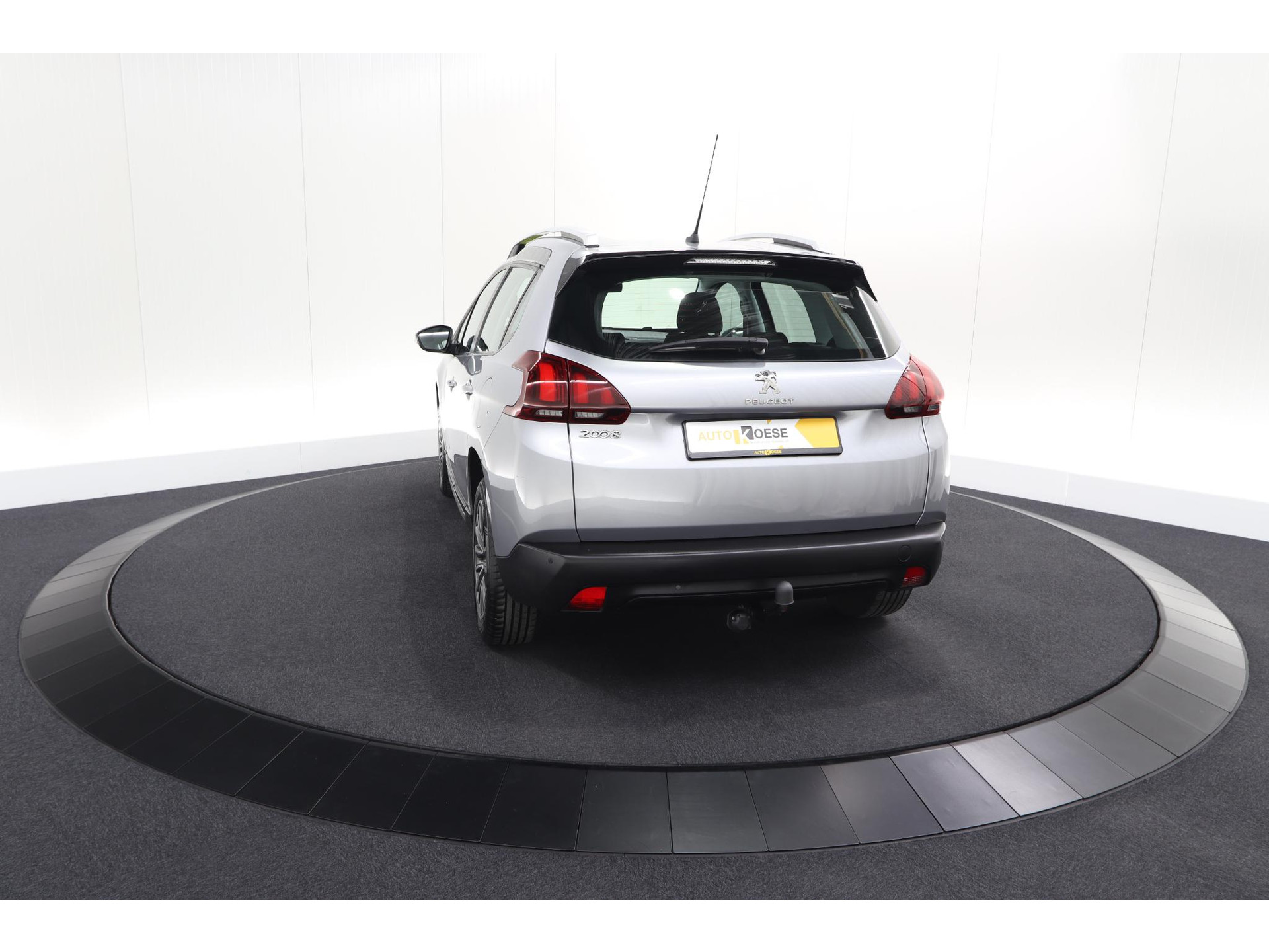 Peugeot 2008 PureTech 110 Blue Lion | Trekhaak | Apple Carplay | Parkeersensoren