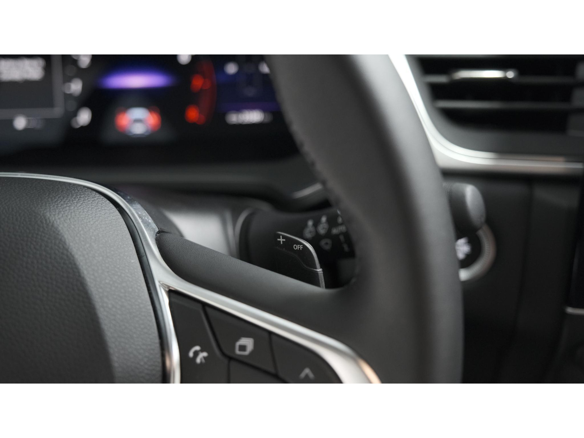 Renault Captur Mild Hybrid 140 EDC Techno | 360 Camera | 9.3 Inch Grootscherm | Stoelverwarming | Apple Carplay | 18 Inch Lichtmetalen Velgen