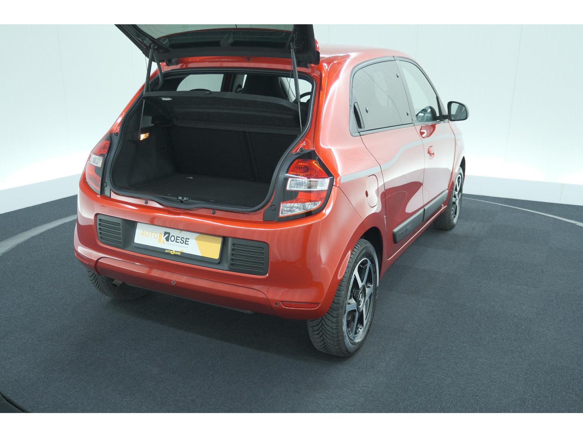 Renault Twingo 1.0 SCe Limited | Automaat | Parkeersensoren | Allseason Banden | Bluetooth Radio