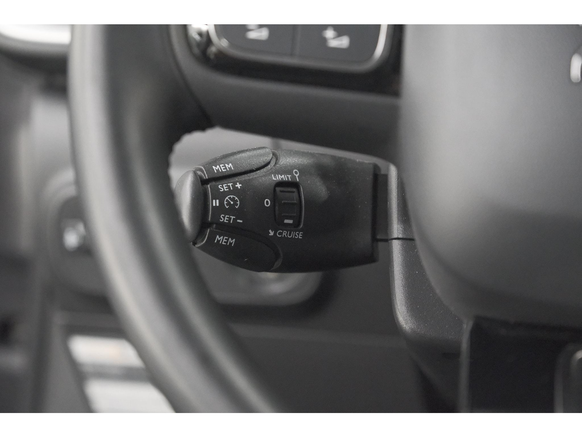 Citroen C3 PureTech 110 EAT6 Business | Trekhaak | Camera | Dodehoekdetectie | Navigatie | Climate Control