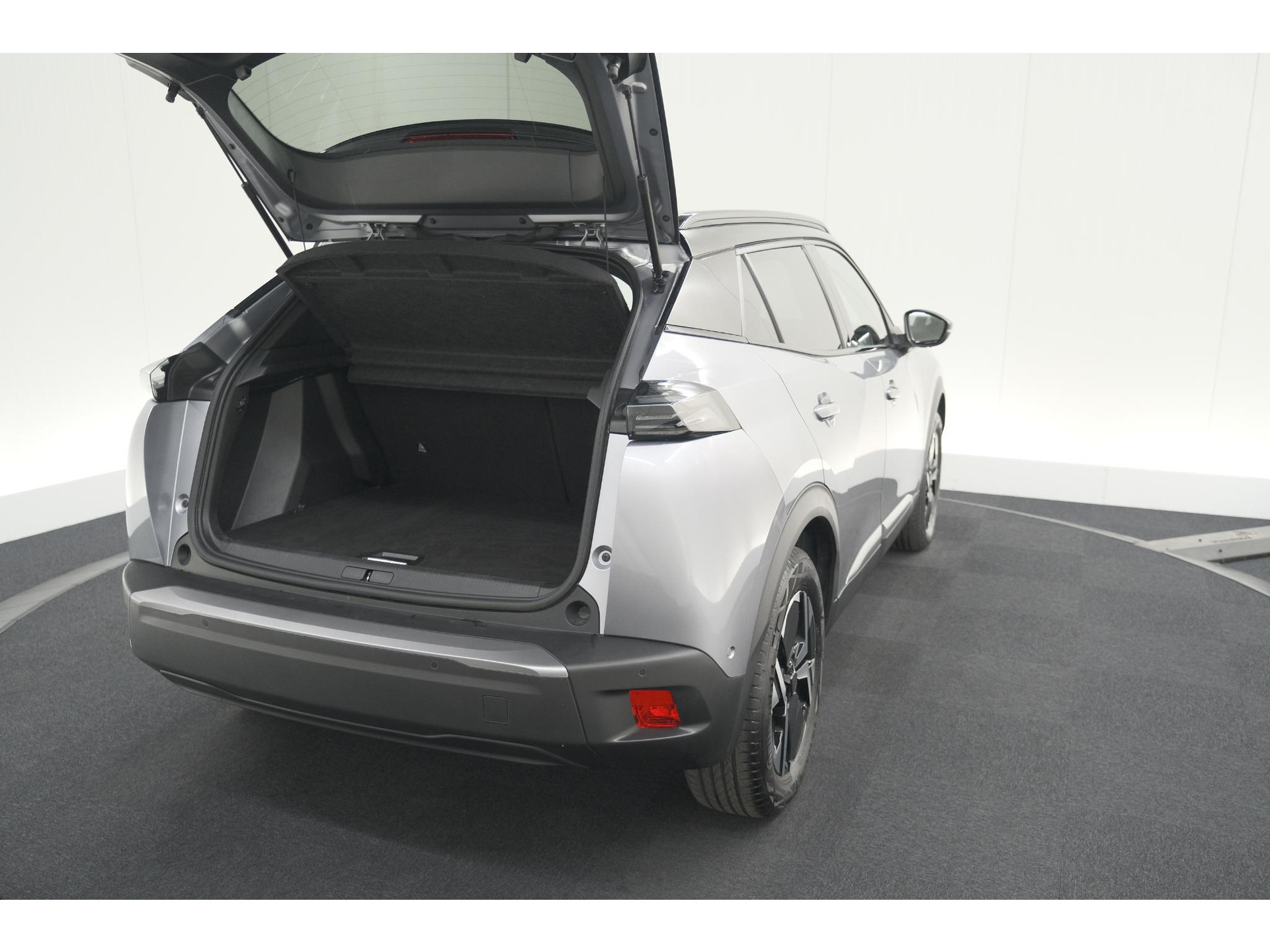 Peugeot e-2008 EV GT 50 kWh | 3 Fase | 360 Camera | Adaptieve Cruise Control | Dodehoekdetectie