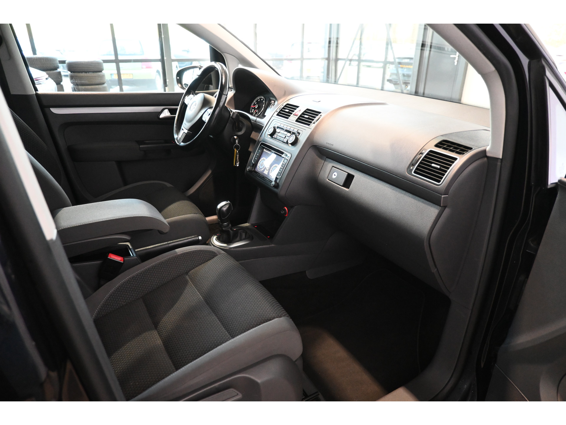 Volkswagen Touran 1.4 TSI Highline Automaat Clima Stoelverwarming Goed Onderhouden! Inruil Mogelijk!