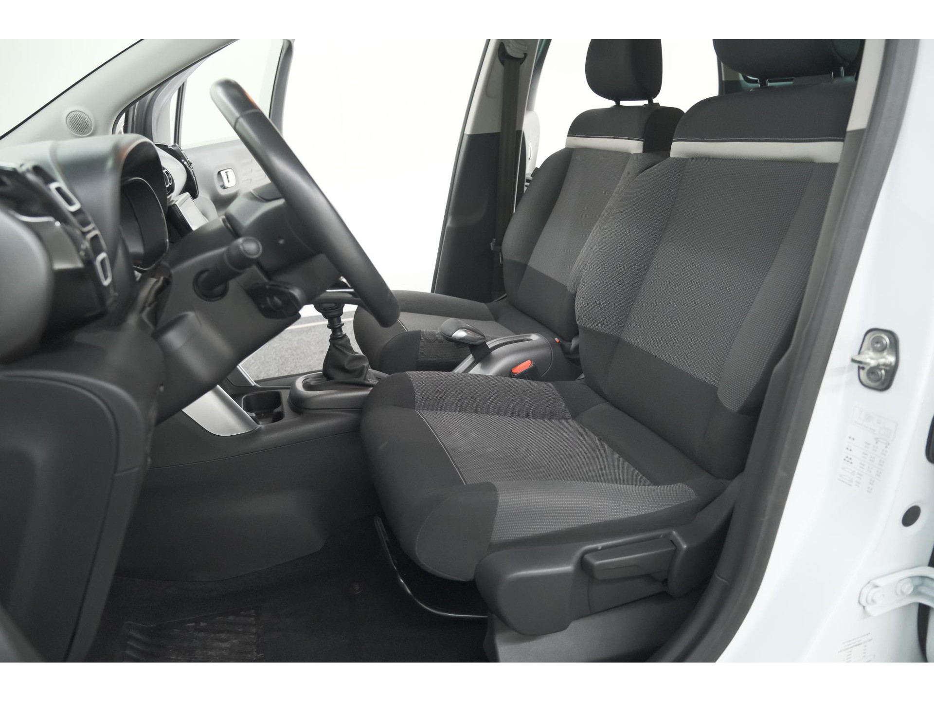 Citroen C3 Aircross PureTech 110 Feel | Navigatie | Parkeersensoren | Climate Control | Apple Carplay