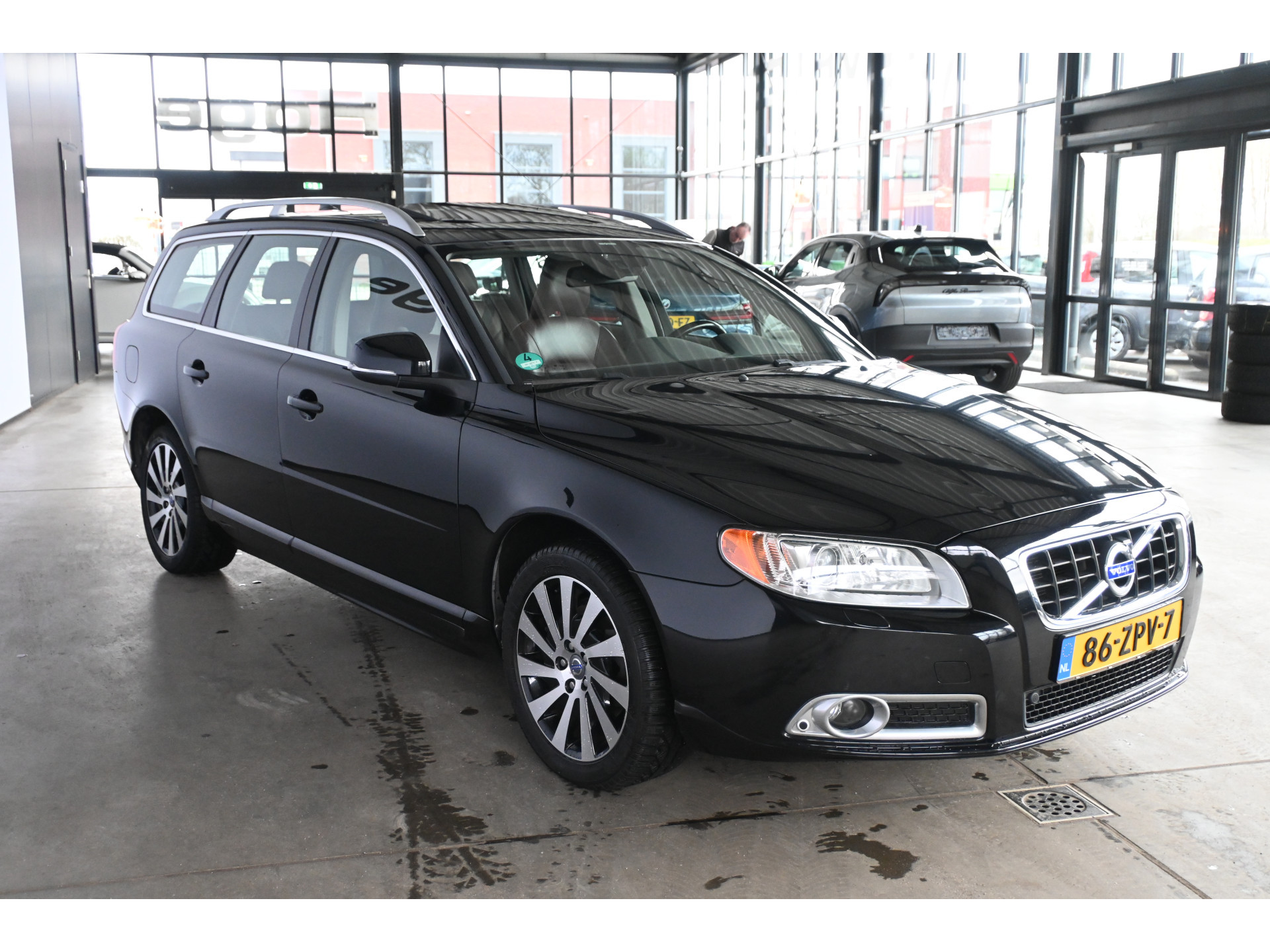 Volvo V70 1.6 T4 Limited Edition Automaat Clima Navigatie Schuif/Kanteldak Goed Onderhouden! Inruil Mogelijk!