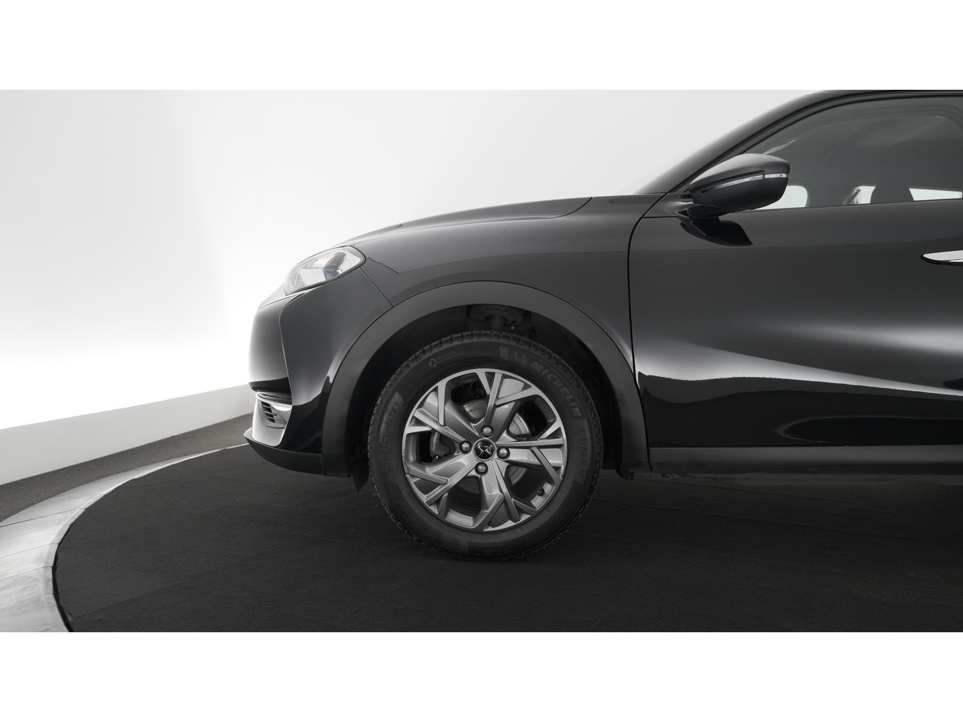 DS 3 Crossback PureTech 100 Montmartre | Parkeersensoren | Apple Carplay | Allseason Banden | Navigatie | Climate Control
