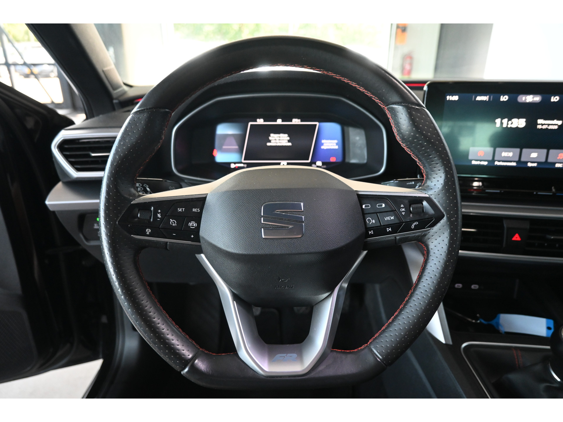 SEAT Leon 1.5 TSI FR Launch Edition Clima Navigatie Carplay Virtual LED Rijklaarprijs! Inruil Mogelijk!
