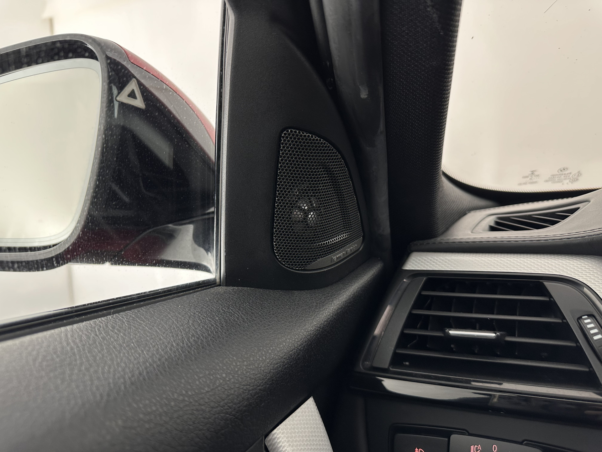 BMW 3-serie 330d M-Sportpack High Executive Aut. *PANO | LEATHER | XENON | ADAPTIVE-CRUISE | HARMAN/KARDON | MEMORY-PACK | BLINDSPOT | HEATED-SPORTSEATS | CAMERA | DAB | KEYLESS | ECC | HEAD-UP | PDC | SHIFTPADDLES | TOWBAR |  18''ALU