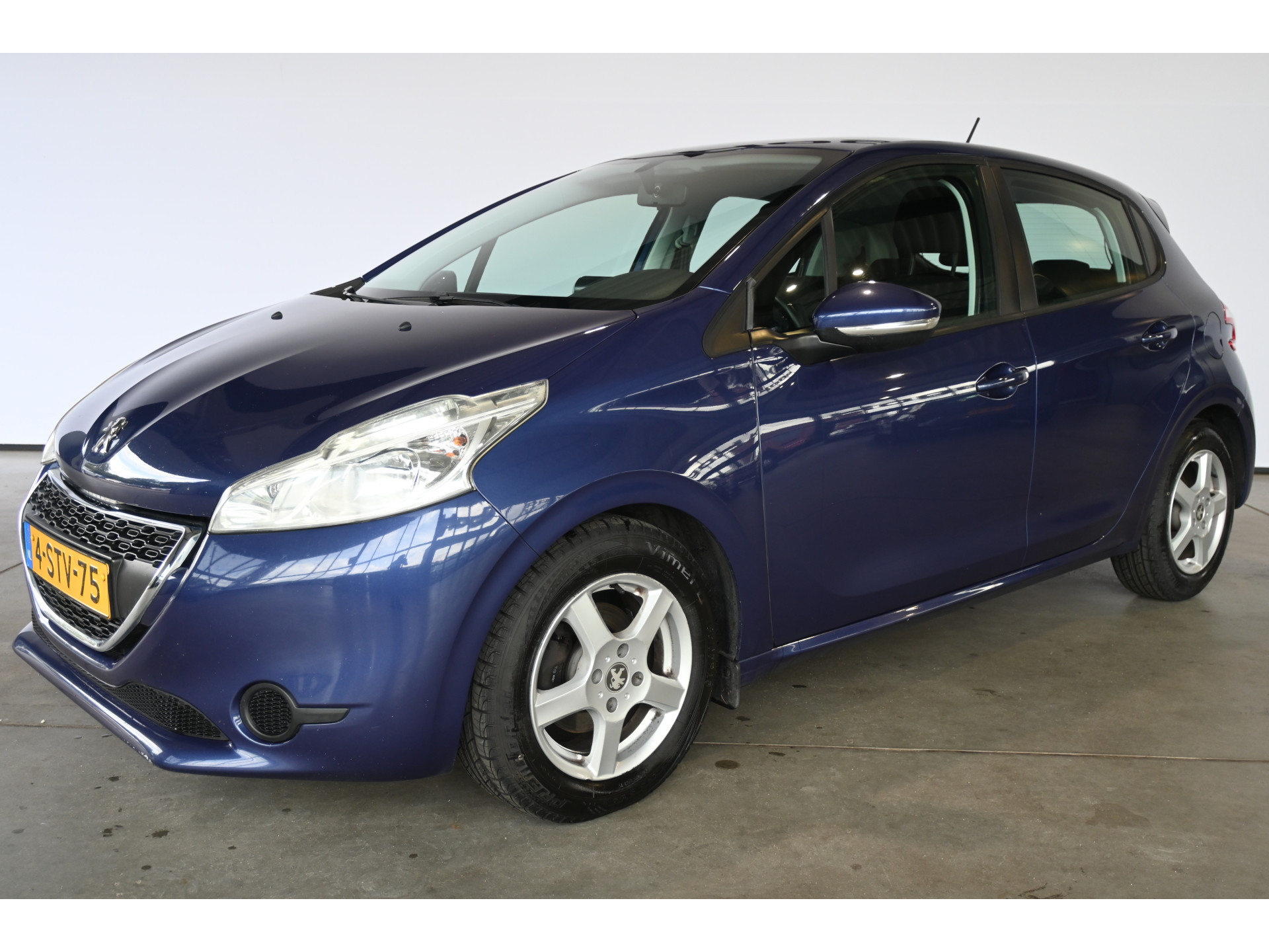 Peugeot 208 1.6 e-HDi Active Clima Cruise control Trekhaak Navigatie Lichtmetaal 100% Onderhouden Inruil Mogelijk!