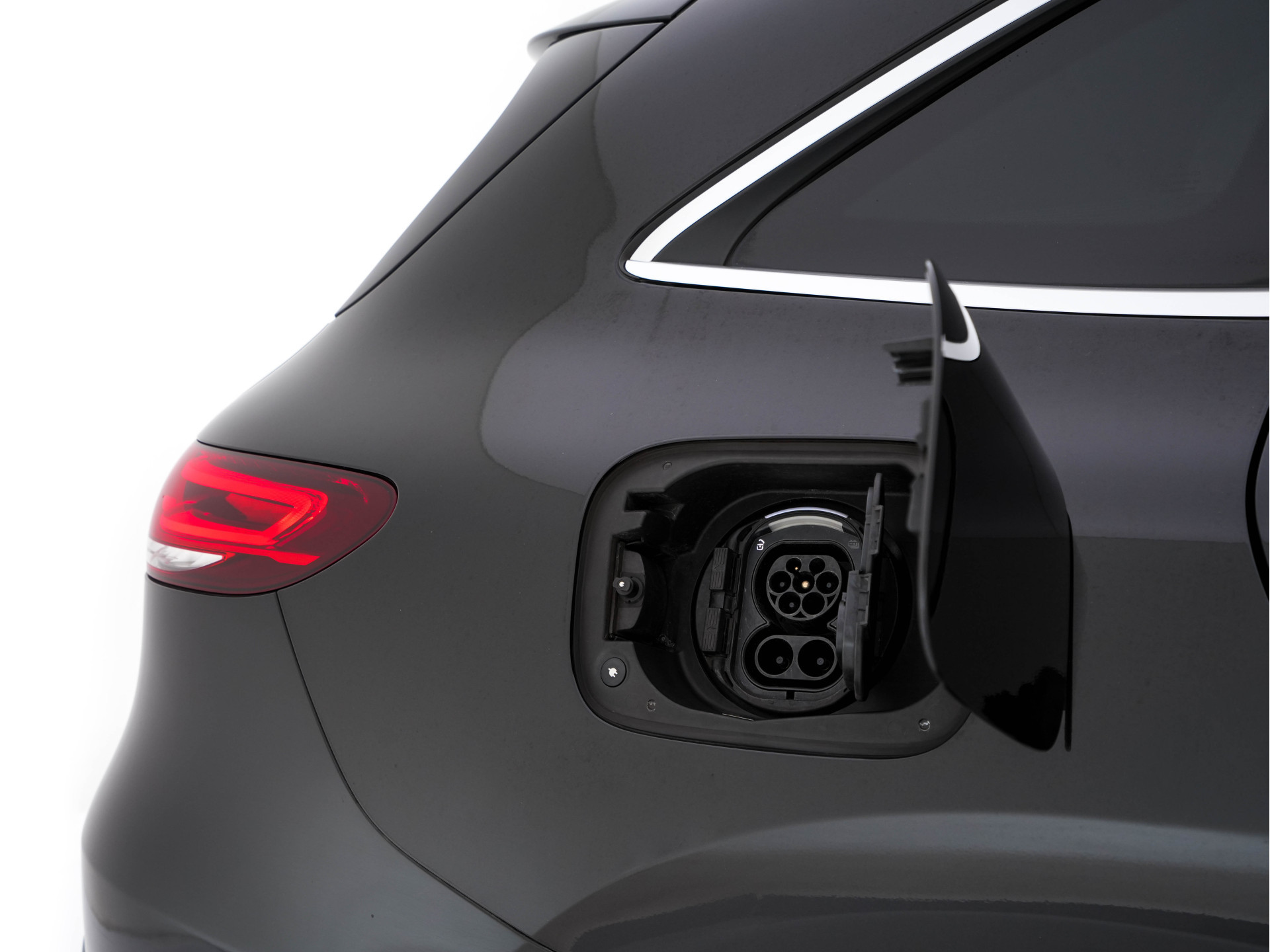 Mercedes-Benz EQC 400 4MATIC Business Solution 80 kWh {SOH-93%} (INCL-BTW) Aut *PANO | LEATHER | DIGI-WIDESCREEN | MEMORY-PACK | TOPVIEW | KEYLESS | HEATED-SPORTSEATS | DAB+ | PRIVACY-GLASS | TOWBAR | AMBIENTLIGHT | SHIFTPADDLES | 19' ALU*