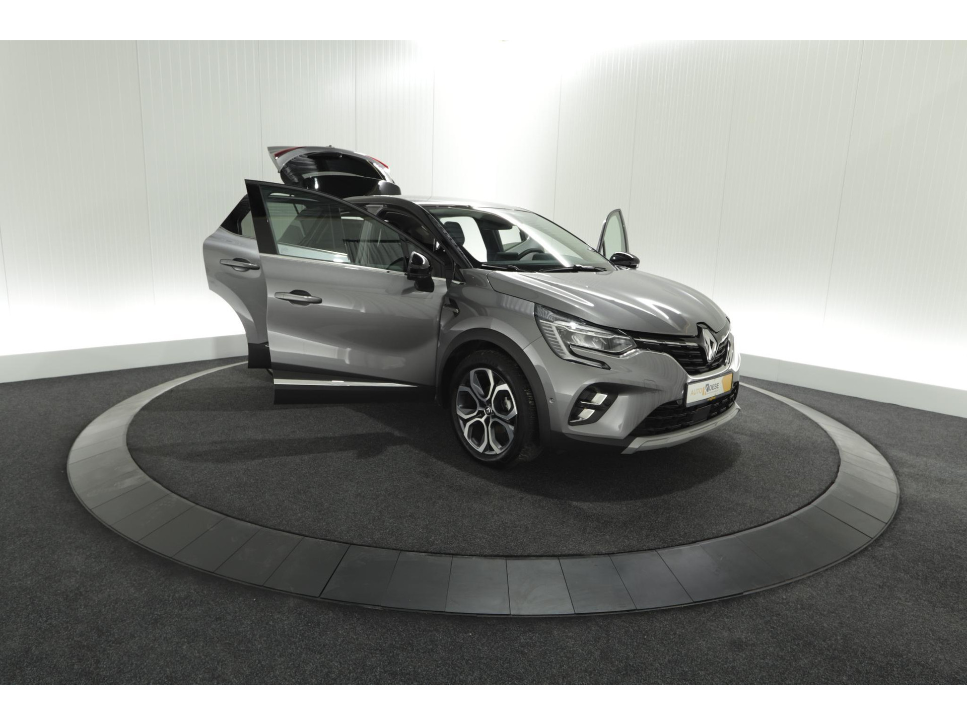 Renault Captur Mild Hybrid 140 EDC Techno | 360 Camera | 9.3 Inch Grootscherm | Stoelverwarming | Apple Carplay | 18 Inch Lichtmetalen Velgen