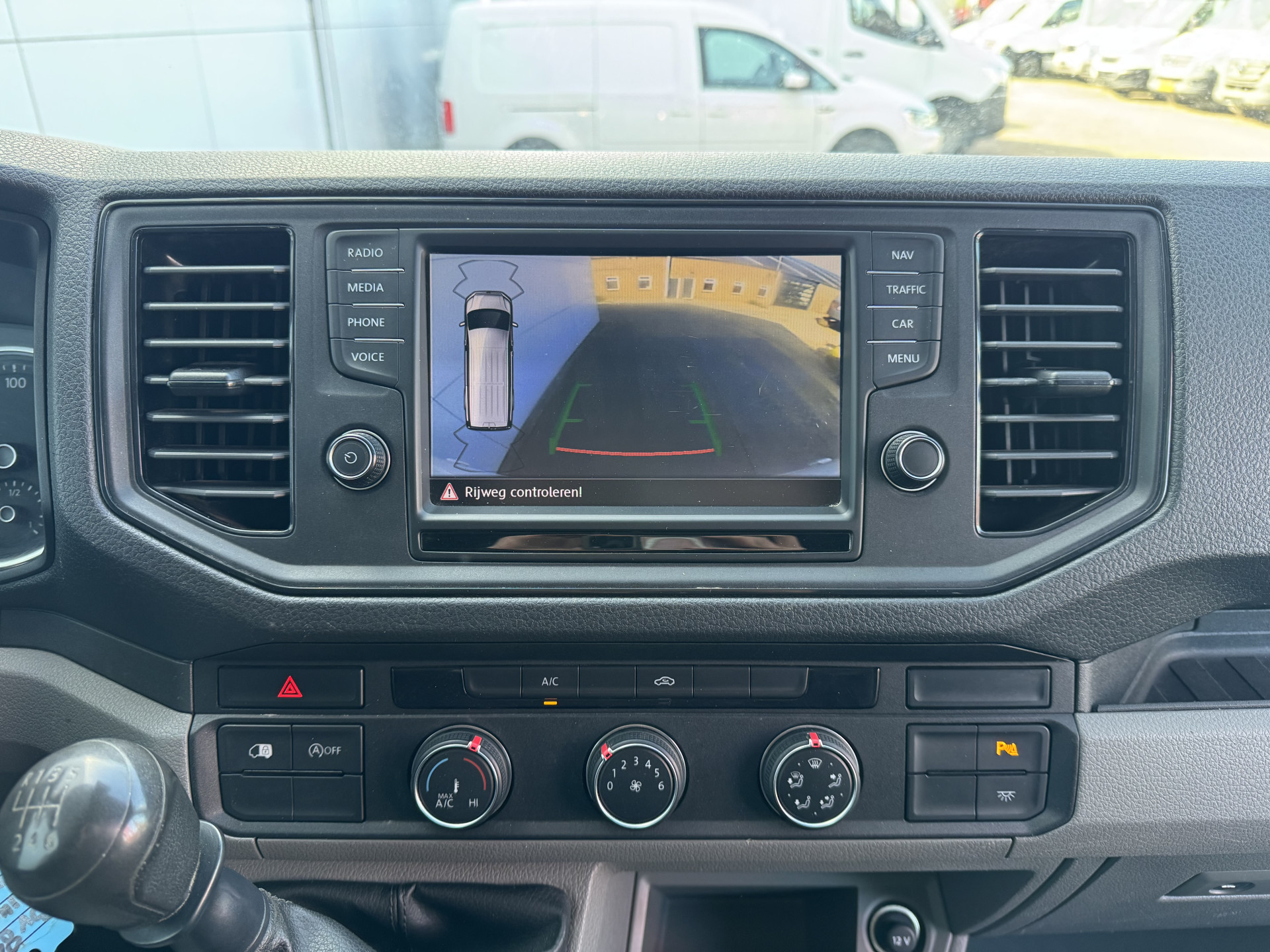 Volkswagen Crafter 2.0 TDI 140 PK Imperiaal Glasresteel Glastransporter L3H3 Camera Carplay Airco Cruise control Glaszetter