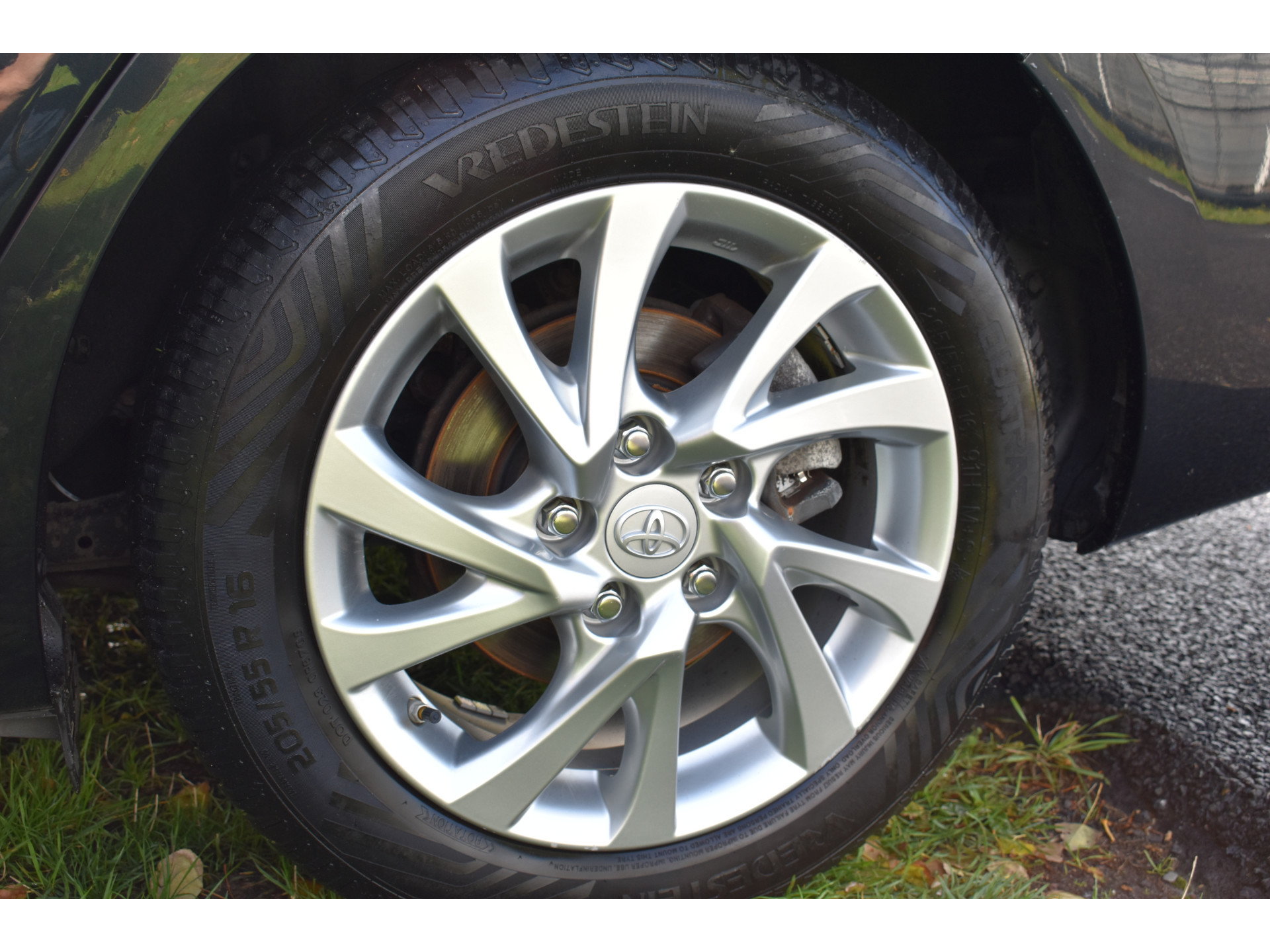 Toyota Auris Touring Sports 1.2T Aspiration Limited Navi Trekhaak Parkeer camerafoto’s volgen