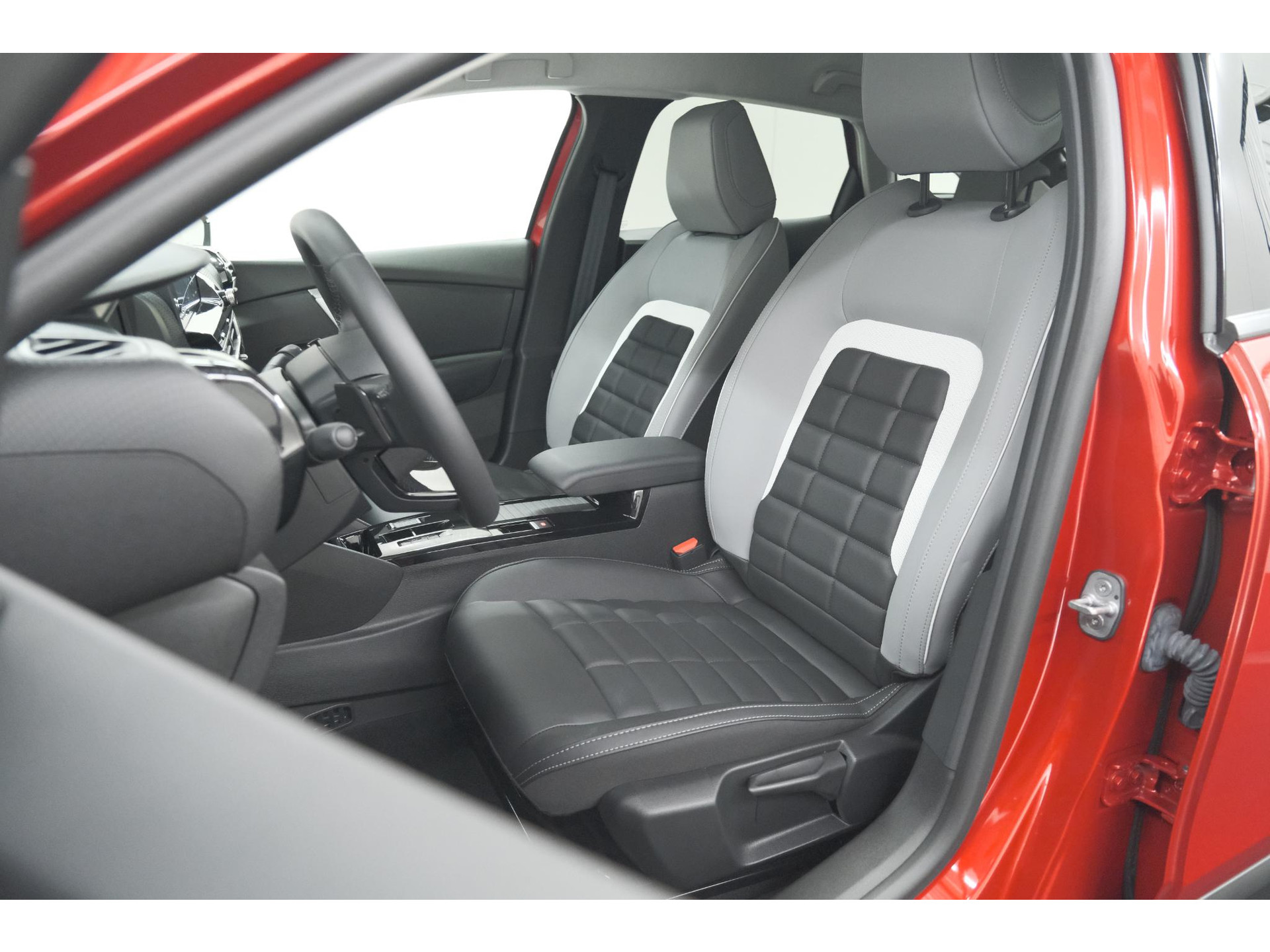 Citroen C4 1.2 Hybrid 145pk Max | 360 Camera | Adaptieve Cruise Control | Navigatie | Apple Carplay